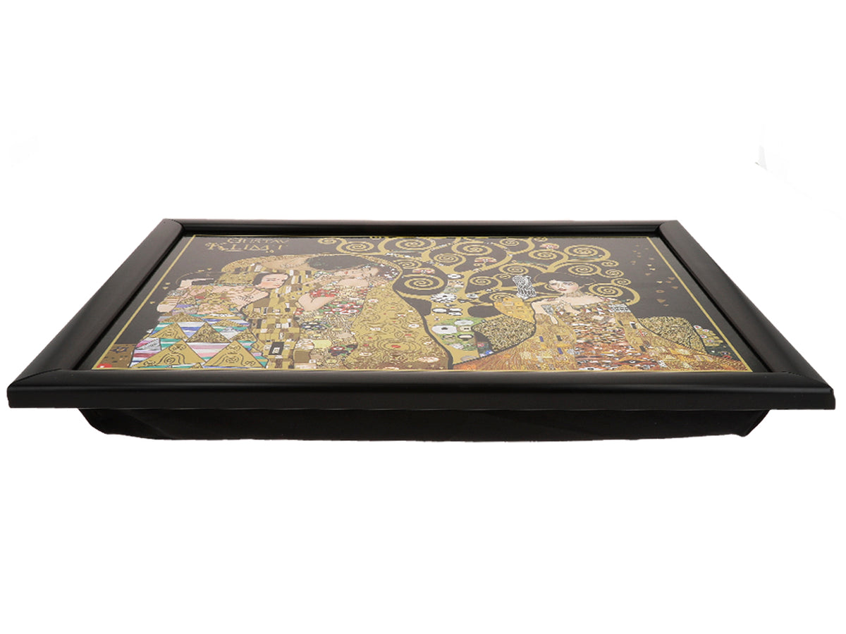 Laptop stand featuring G. Klimt, The Kiss (CARMANI), customizable with engraving, ideal as a gift, dimensions 30.5x40.5cm, stylish and comfortable for working on your lap