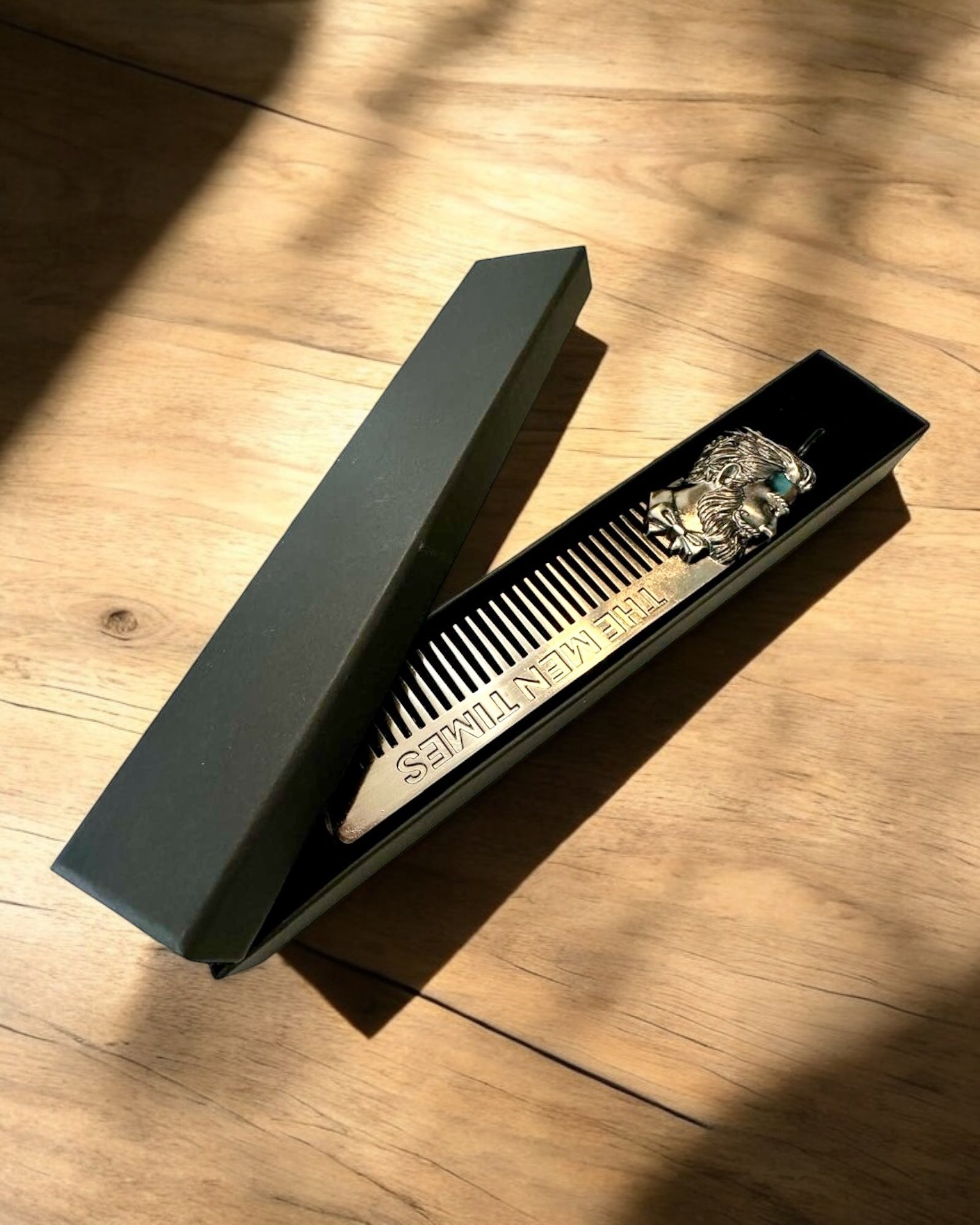 GroomMaster - Elegant Metal Comb with Engraving, personalized engraving
