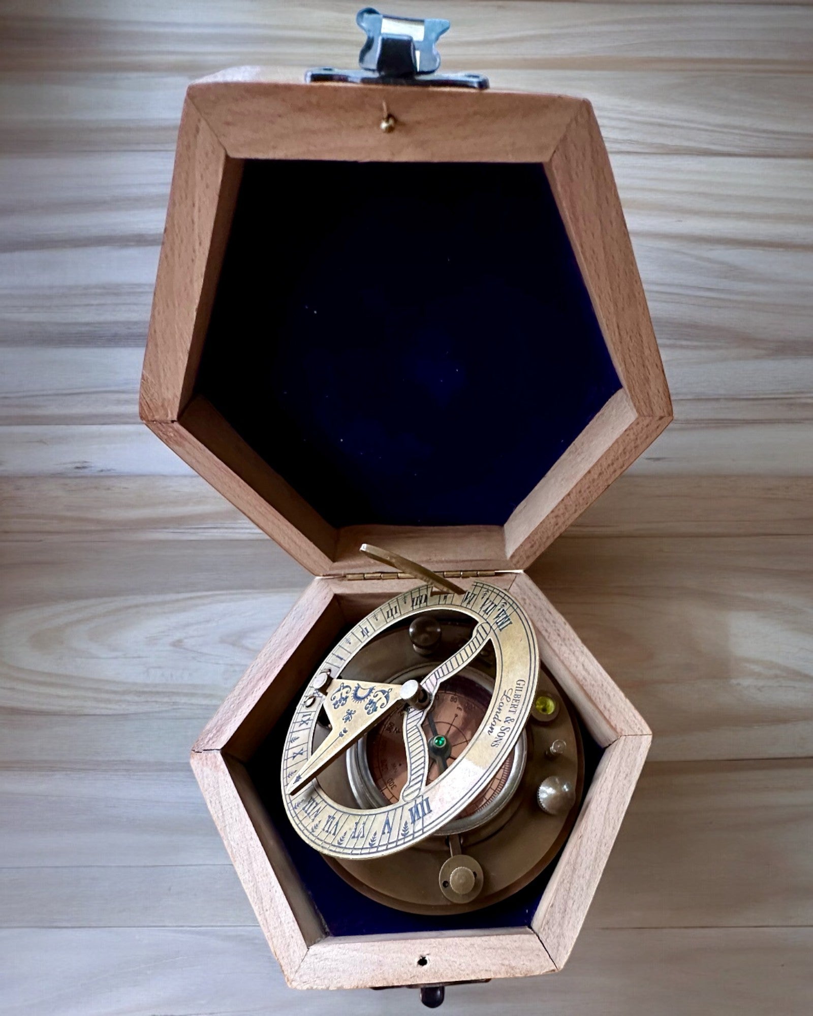 Captain's Compass "Explorer 2" - personalization option with engraving for a gift, 2 color variants to choose from