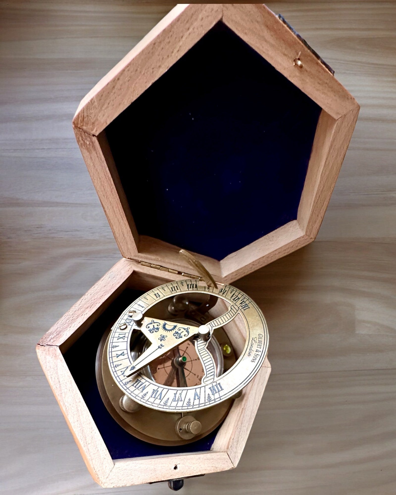 Captain's Compass "Explorer 2" - personalization option with engraving for a gift, 2 color variants to choose from