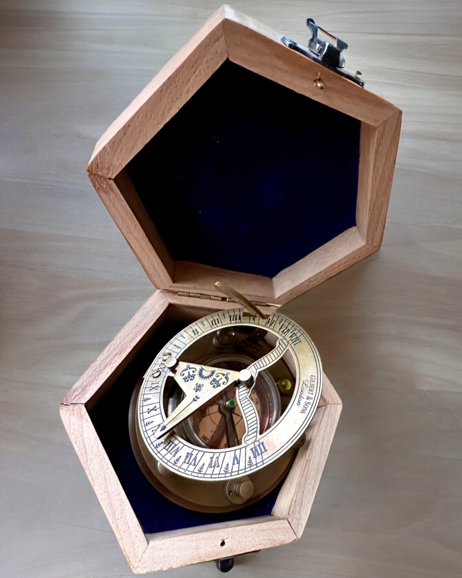 Captain's Compass "Explorer 2" - personalization option with engraving for a gift, 2 color variants to choose from