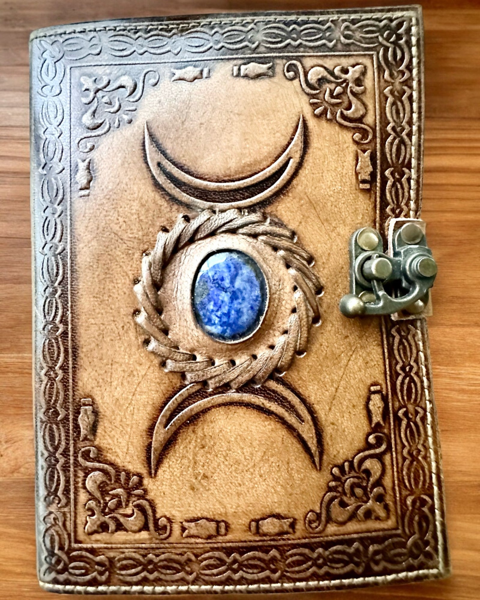 Premium Journal, Antique Design, Leather Notebook "Magic Chronicle" 200 pages, 2 options to choose from, personalization with engraving