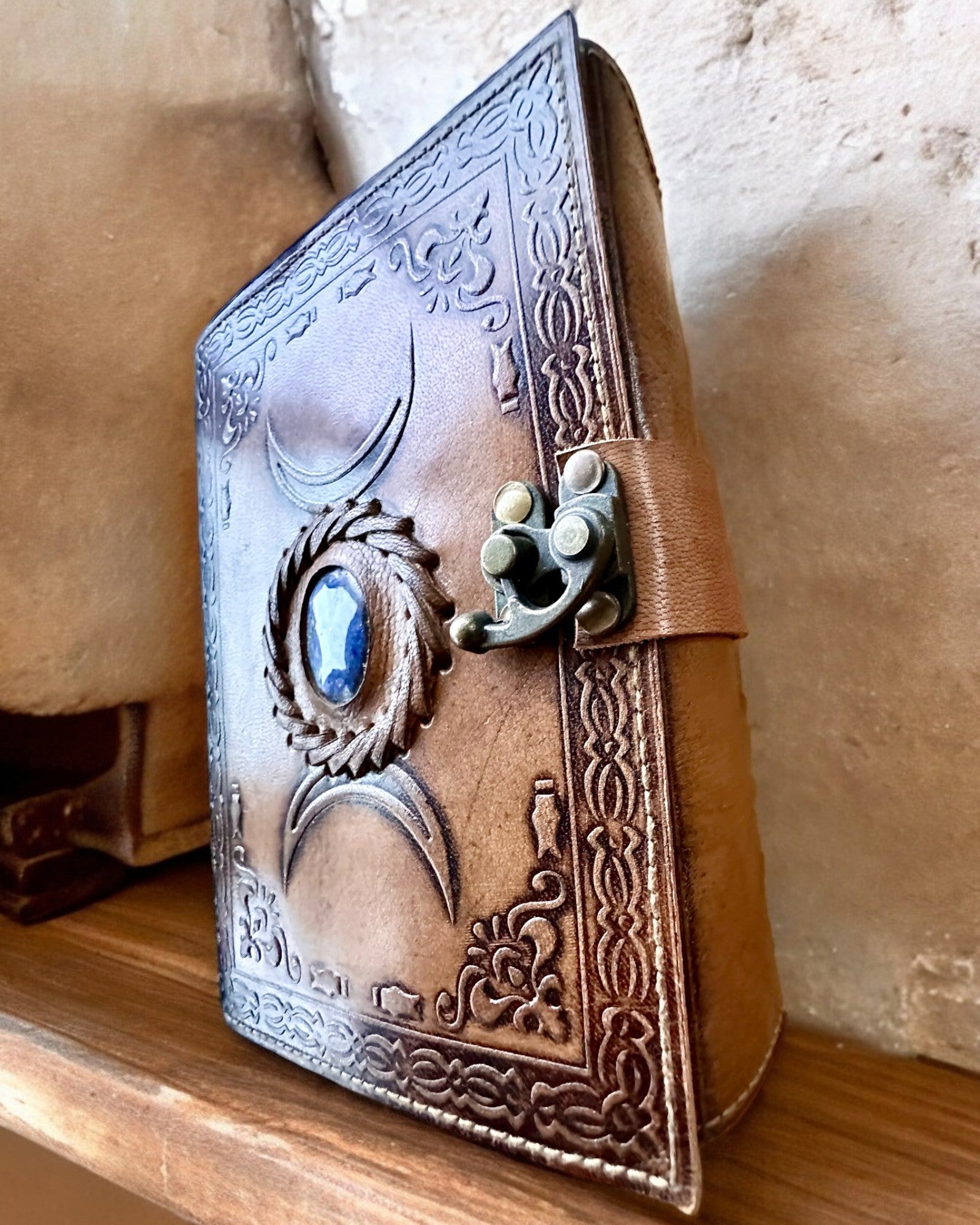 Premium Journal, Antique Design, Leather Notebook "Magic Chronicle" 200 pages, 2 options to choose from, personalization with engraving