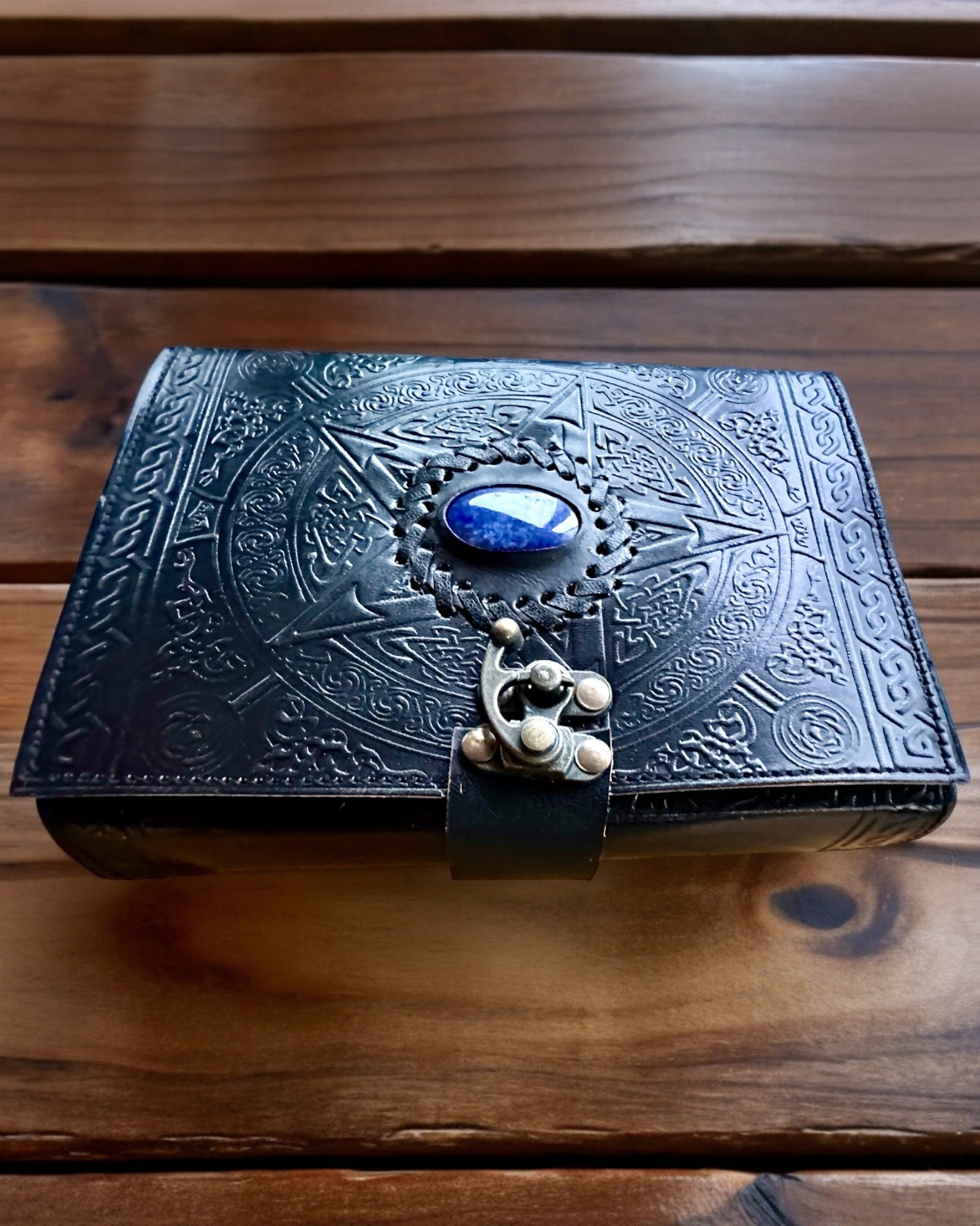 Premium Journal, Antique Design, Leather Notebook "Magic Chronicle" 200 pages, 2 options to choose from, personalization with engraving