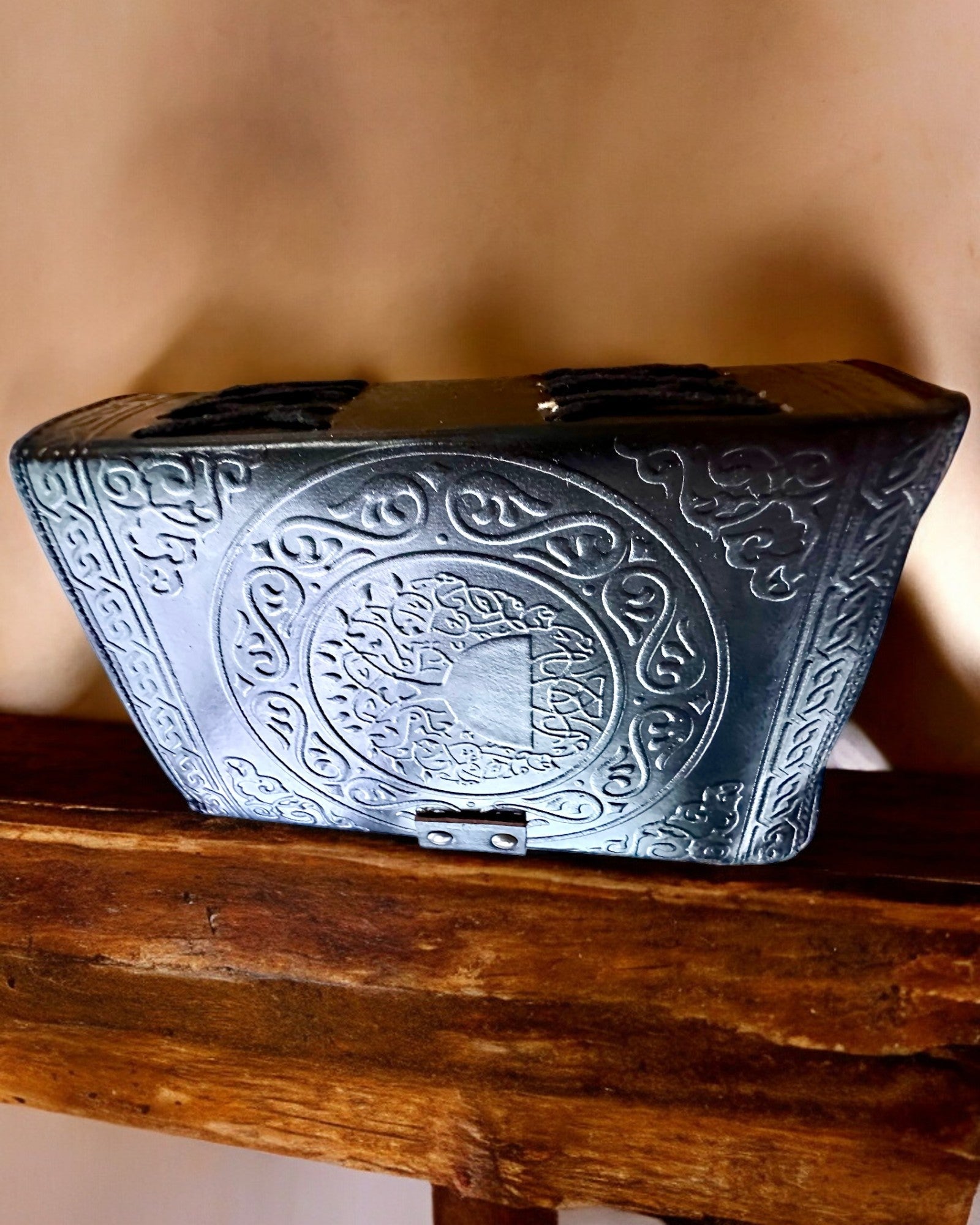 Premium Journal, Antique Design, Leather Notebook "Magic Chronicle" 200 pages, 2 options to choose from, personalization with engraving