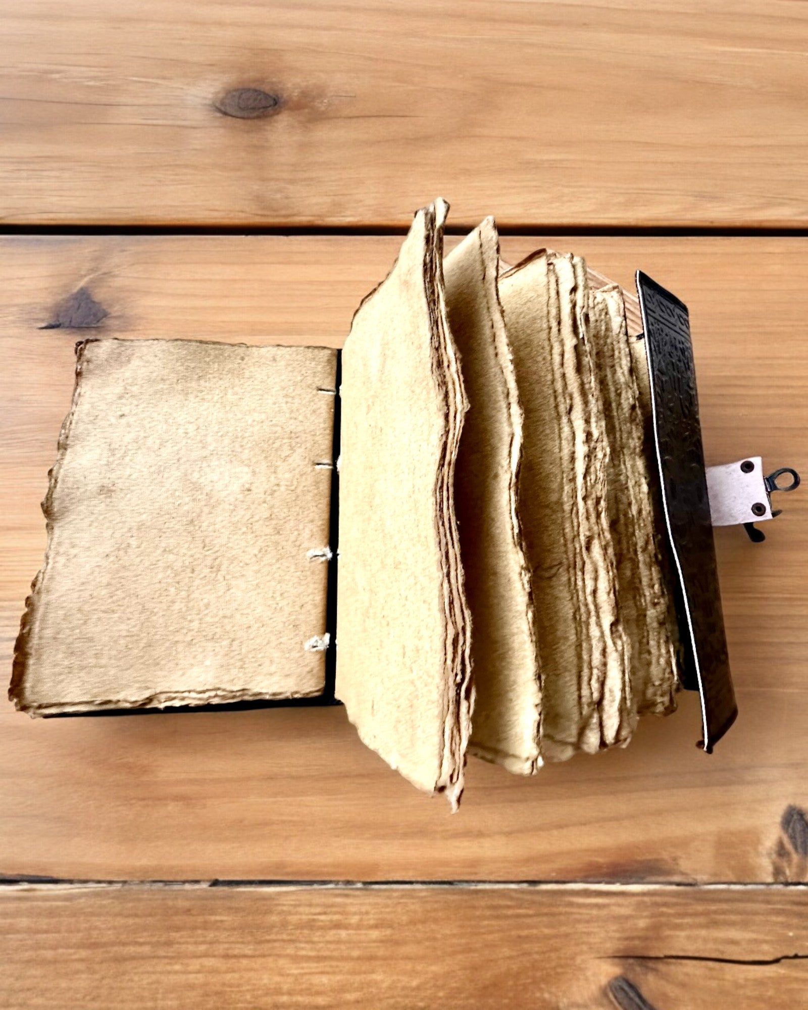 Premium Journal, Antique Design, Leather Notebook "Magic Chronicle" 200 pages, 2 options to choose from, personalization with engraving