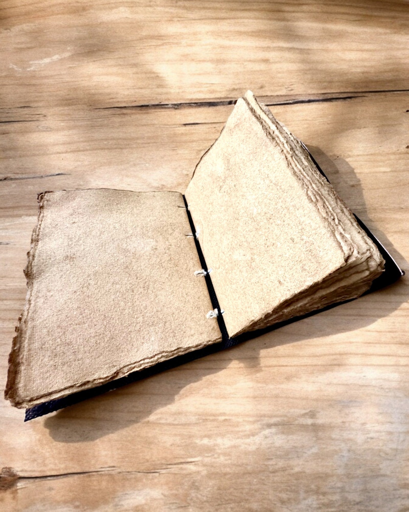 Premium Journal, Antique Design, Leather Notebook "Magic Chronicle" 200 pages, 2 options to choose from, personalization with engraving