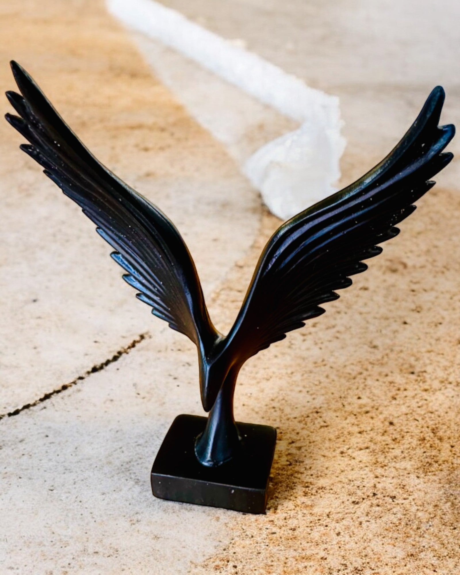 Elegant Angel Wings Figurine 15 cm high – "Winged Guardians", customizable with engraving for a gift, personalization, 2 color variants