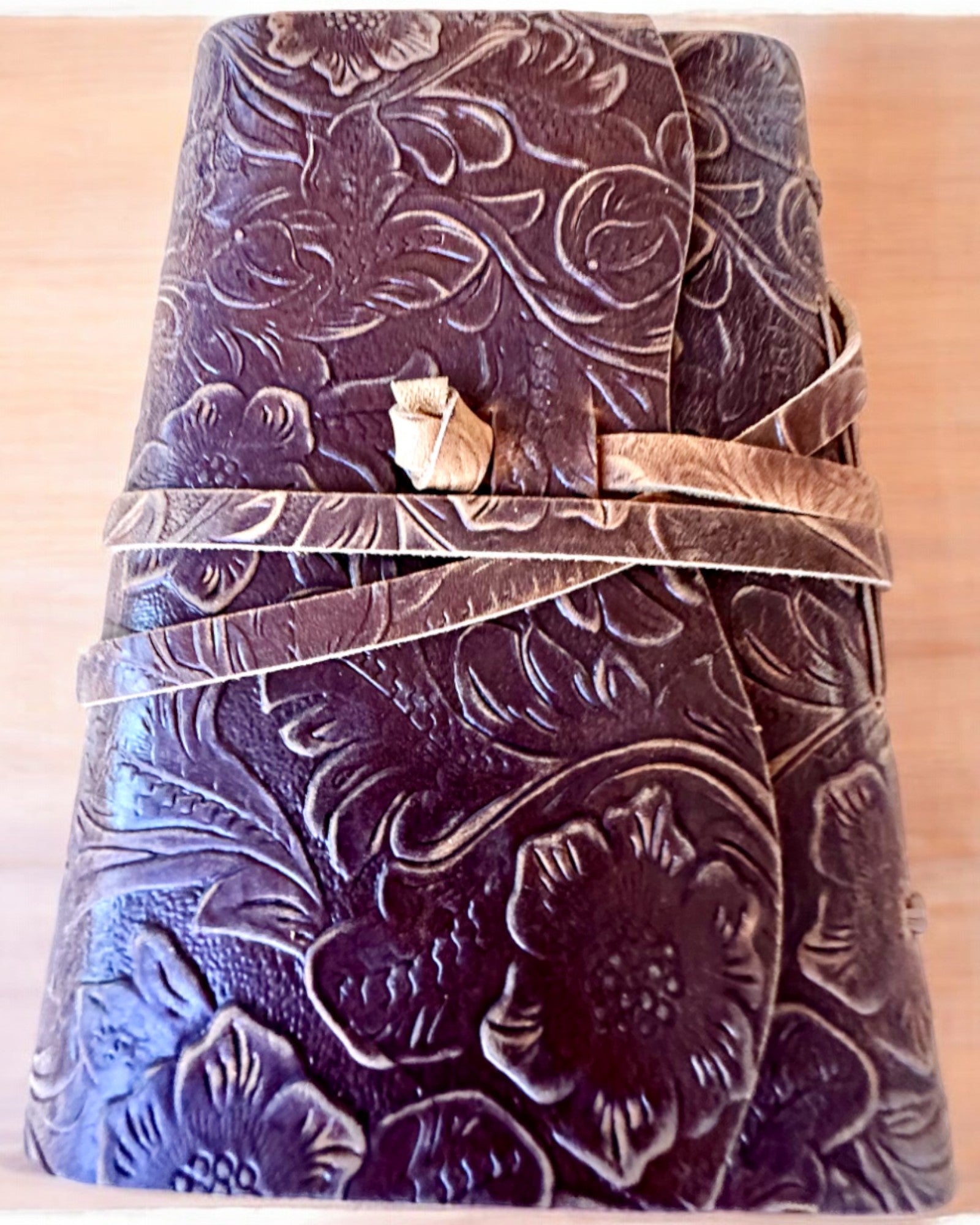 Premium Leather Notebook "Nature's Elegance" - 200 pages, 120g, notebook, sketchbook, 2 colors to choose from, personalization with engraving