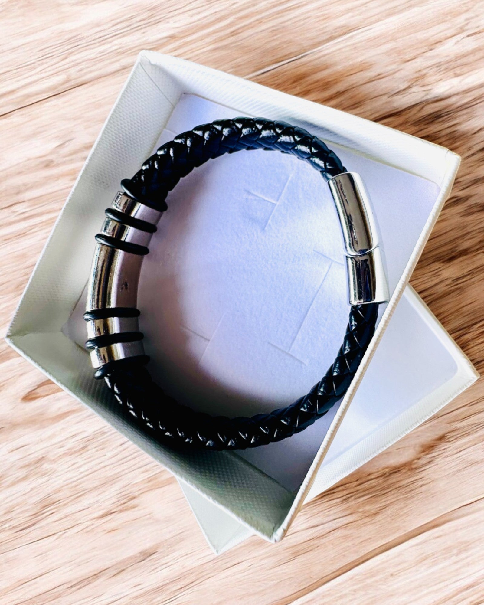 Fashionable Hip Hop Bracelet for Men with Custom Engraving and Magnetic Clasp – Choose Style with Silver or Gold Accents, 22cm PU Leather