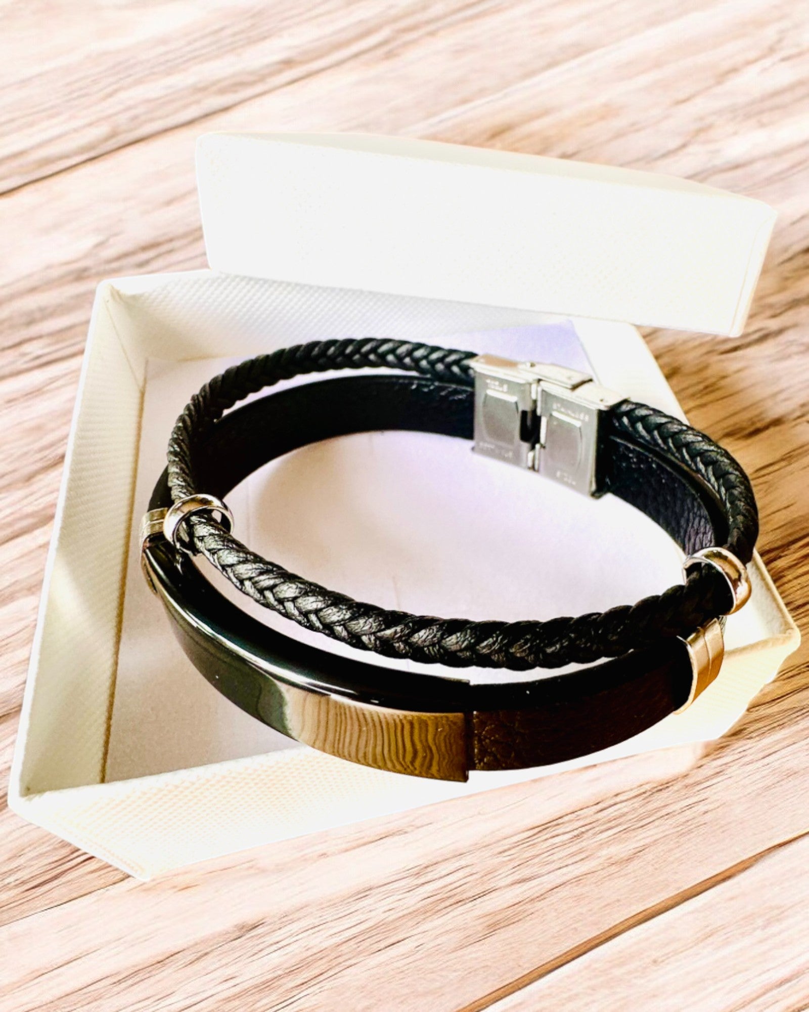 Men's Bracelet with PU Leather and Stainless Steel with Engraving Option – Available in Two Color Variants