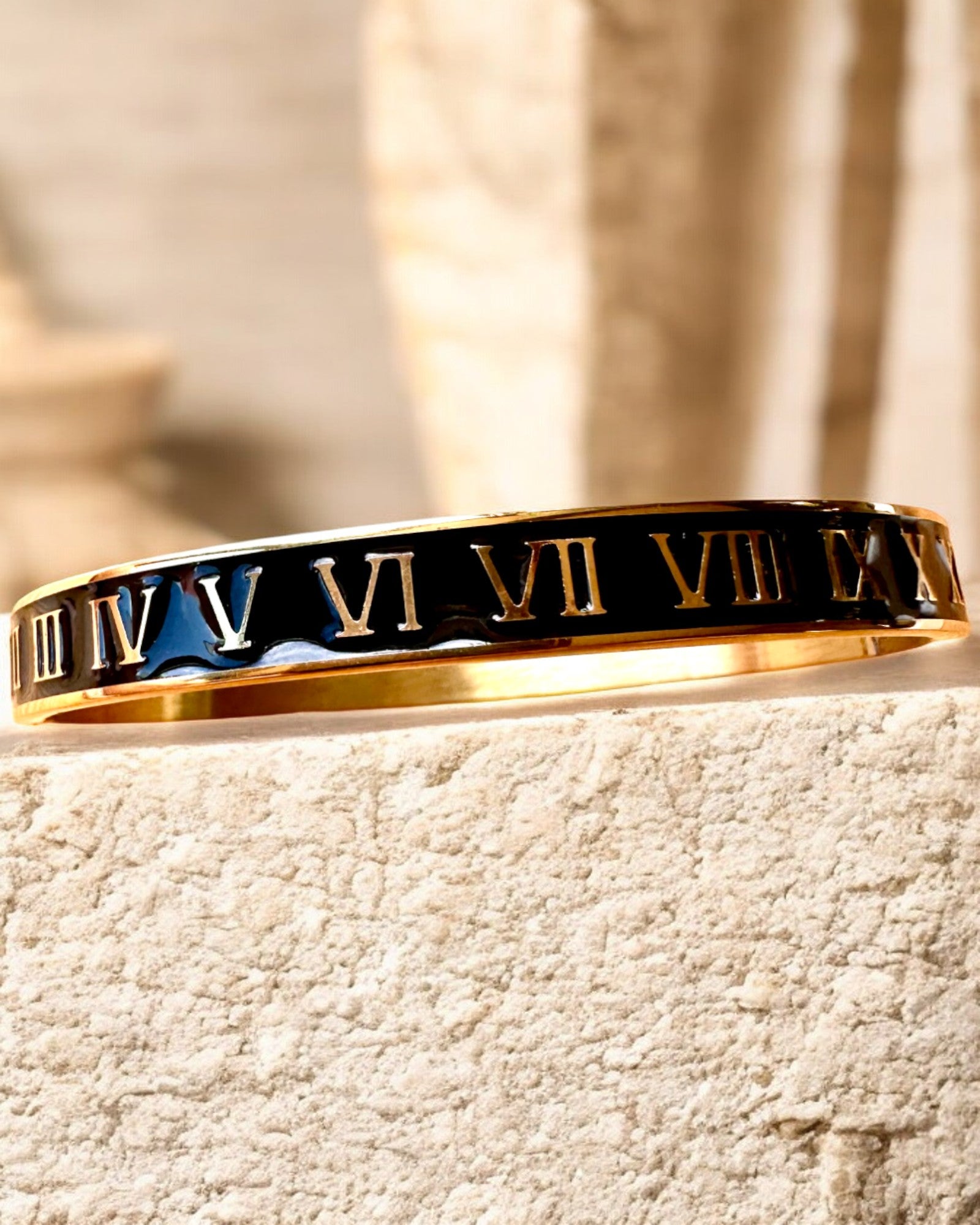 Bracelet "Time of Elegance" - gold color Stainless Steel with Roman Numerals, customizable with engraving