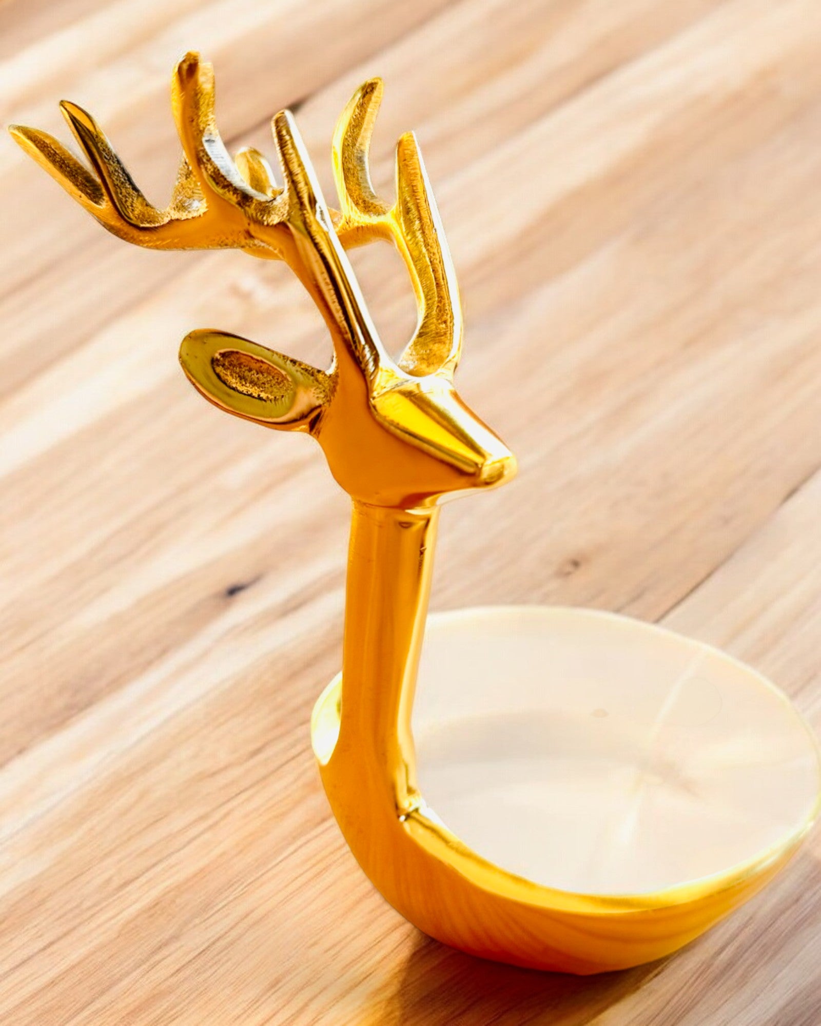 Elegant Bowl Horned Beauty – Handicraft from India, personalization with engraving