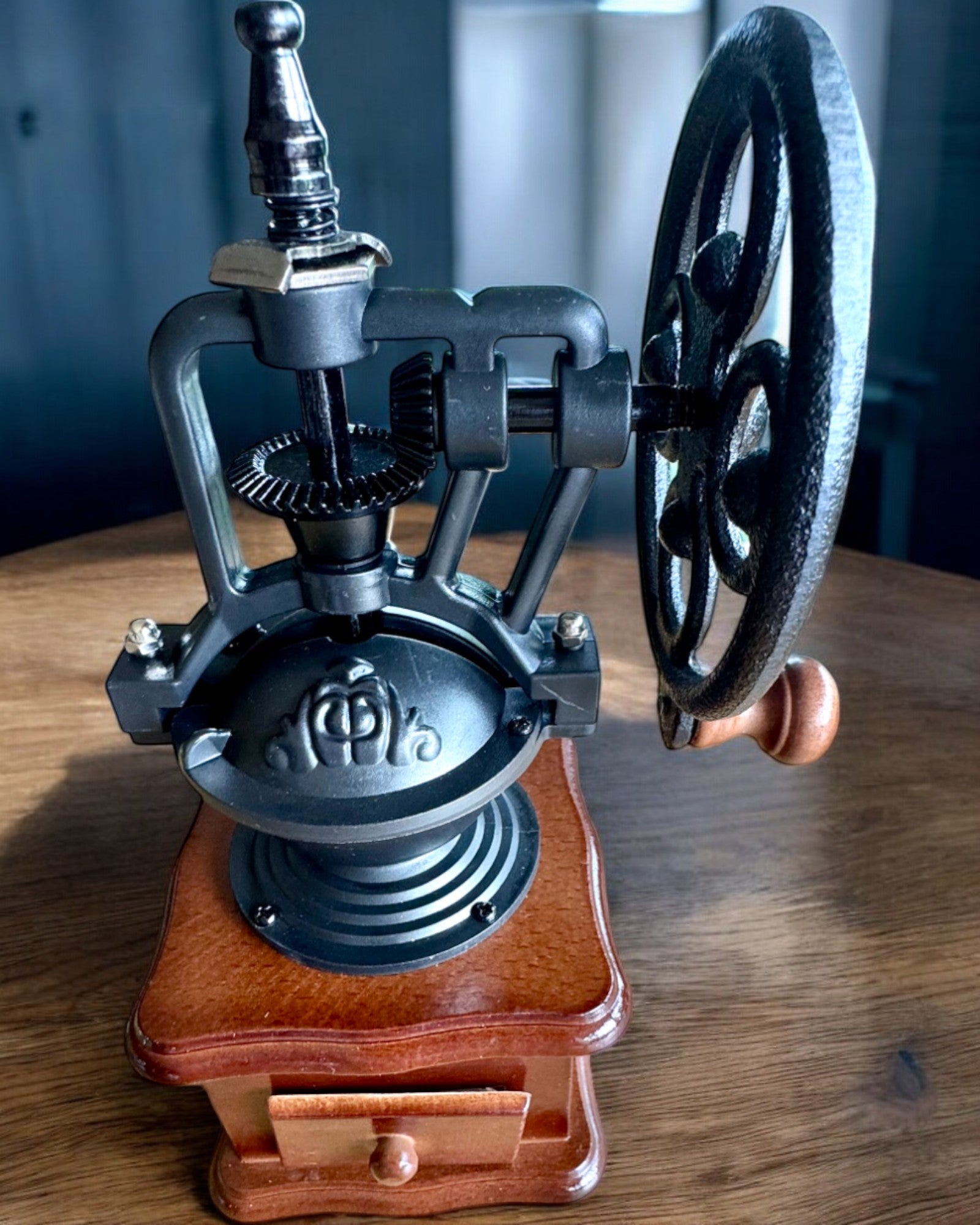 Retro coffee grinder "Vintage Café" 27 cm in height, with the option for personalization with engraving as a gift