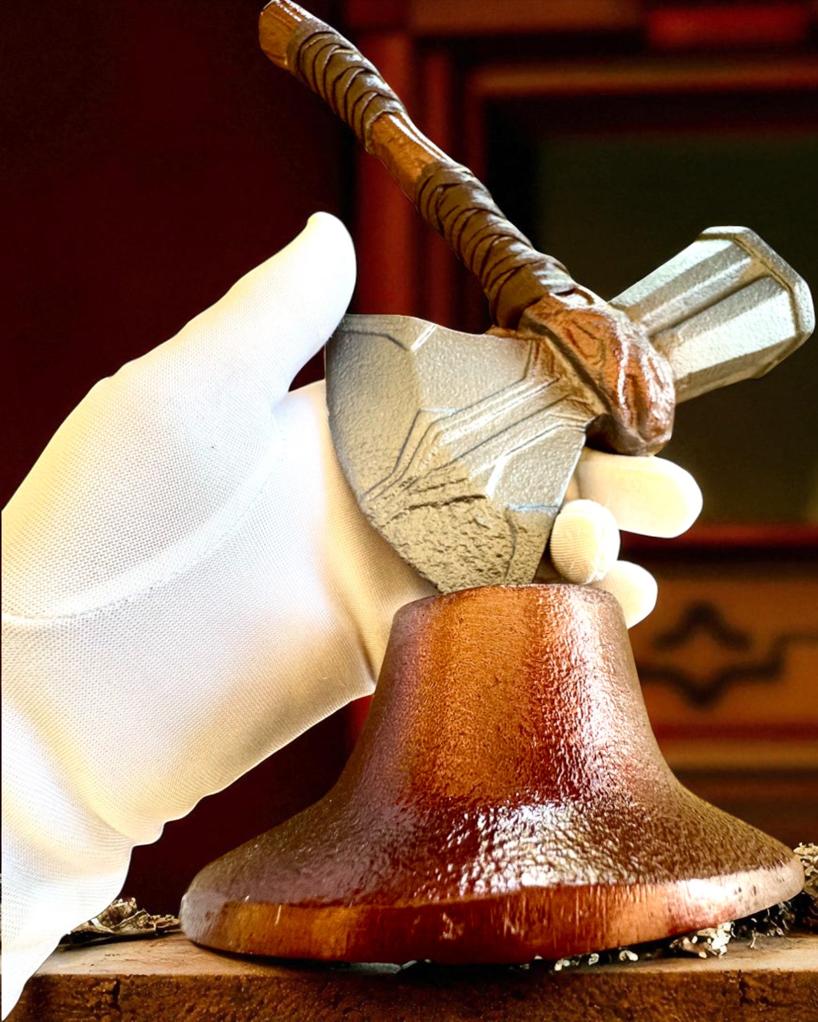 Storm Relic – decorative hammer with base, 26 cm, handmade, customizable with engraving for a gift