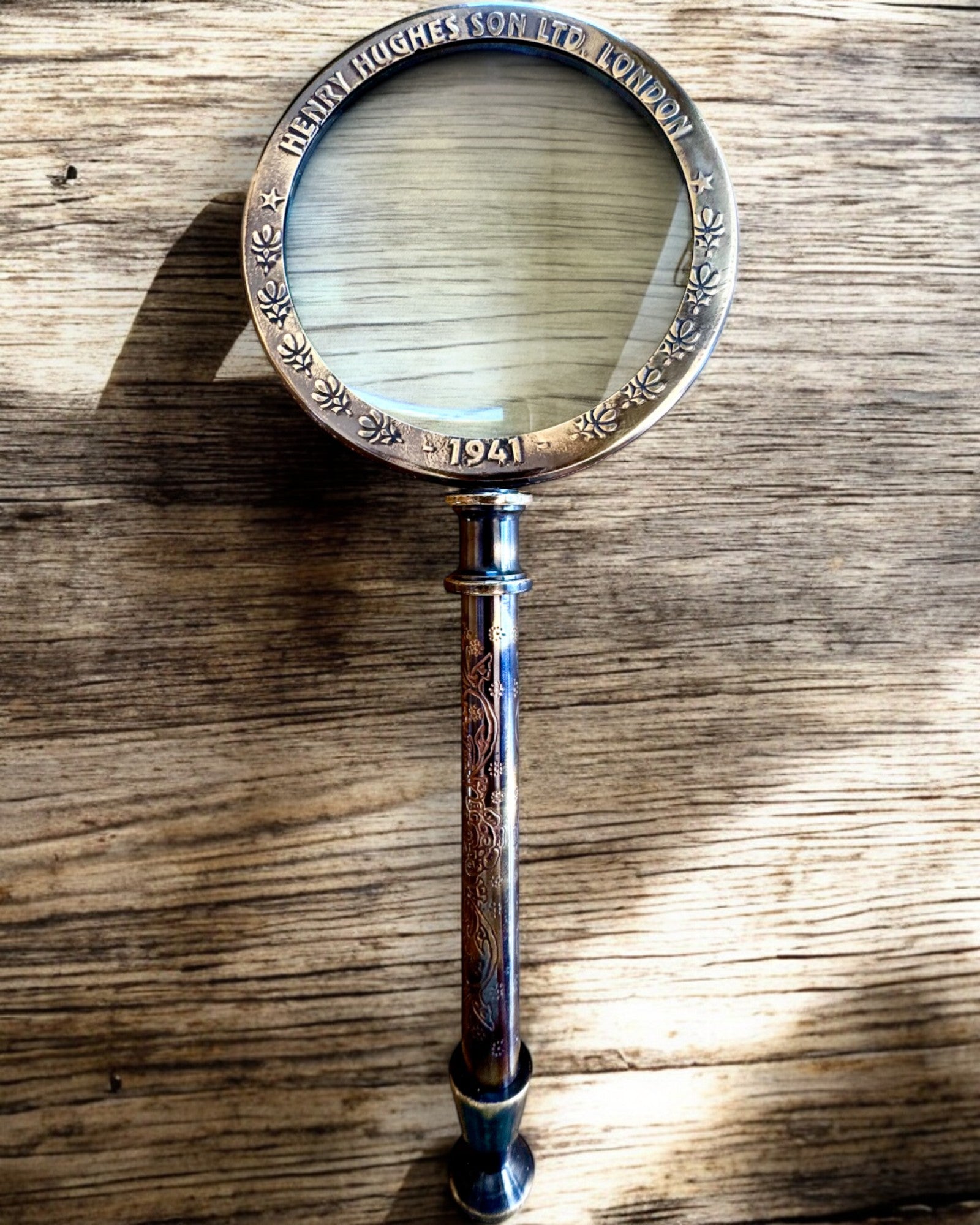 Brass Magnifying Glass Navigator 1941 with Leather Case – Handcrafted, Premium, personalization option for a gift