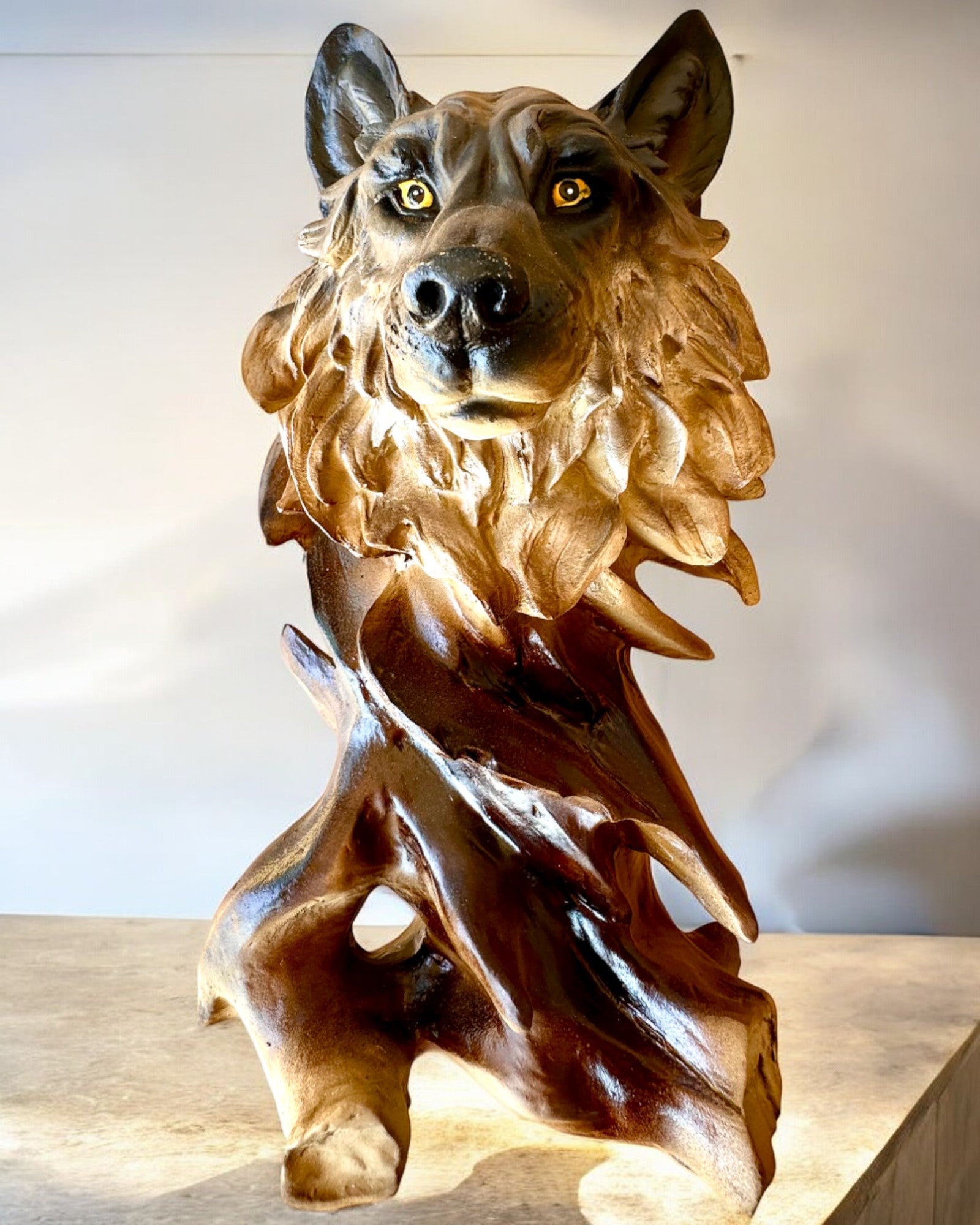 "Wolf Spirit" – Decorative Figurine with Personalization Option via Engraving, Ideal as a Gift