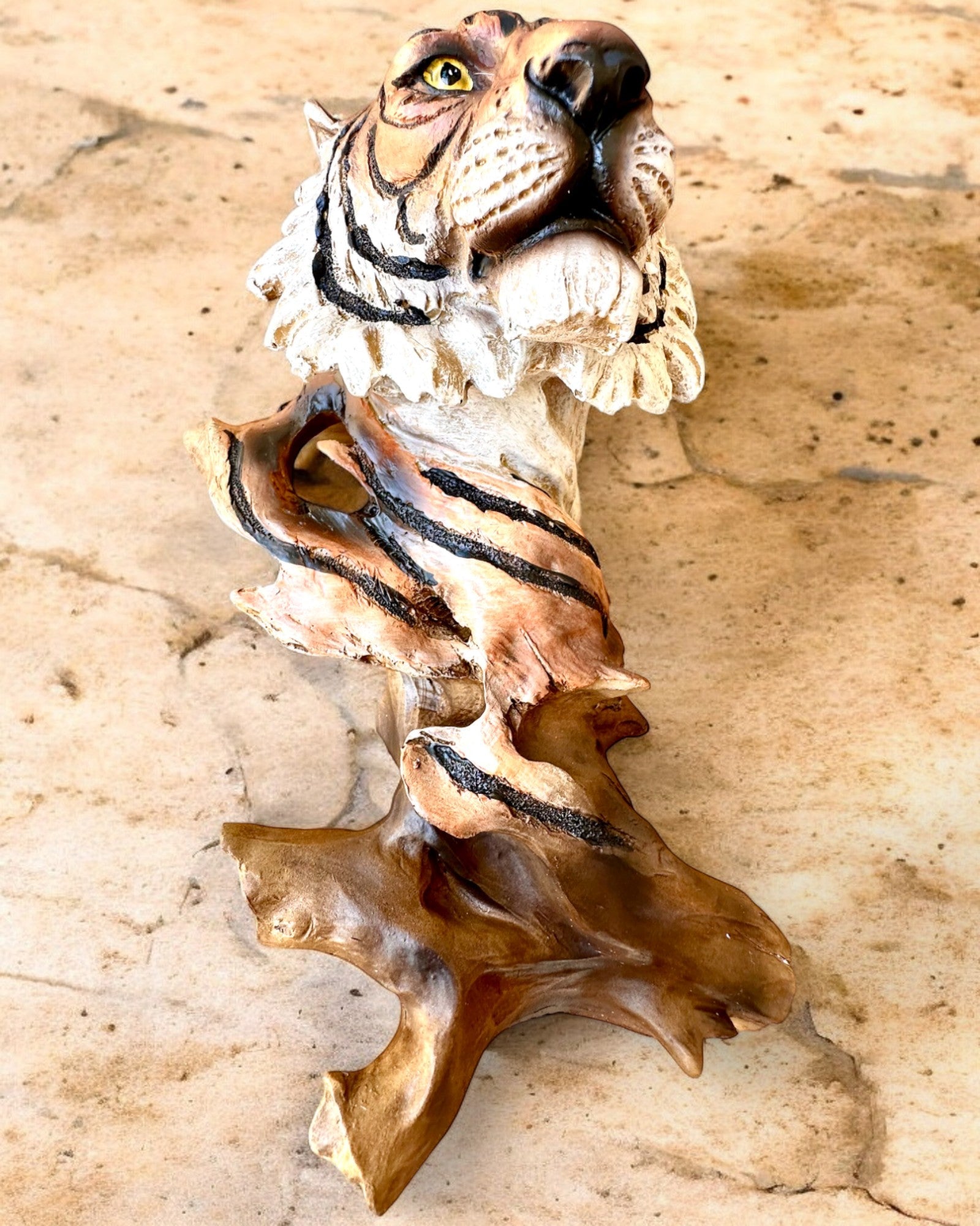 "Tiger King of the Jungle" Statuette with Engraving Option, 29 cm Tall Figurine, Gift Decoration
