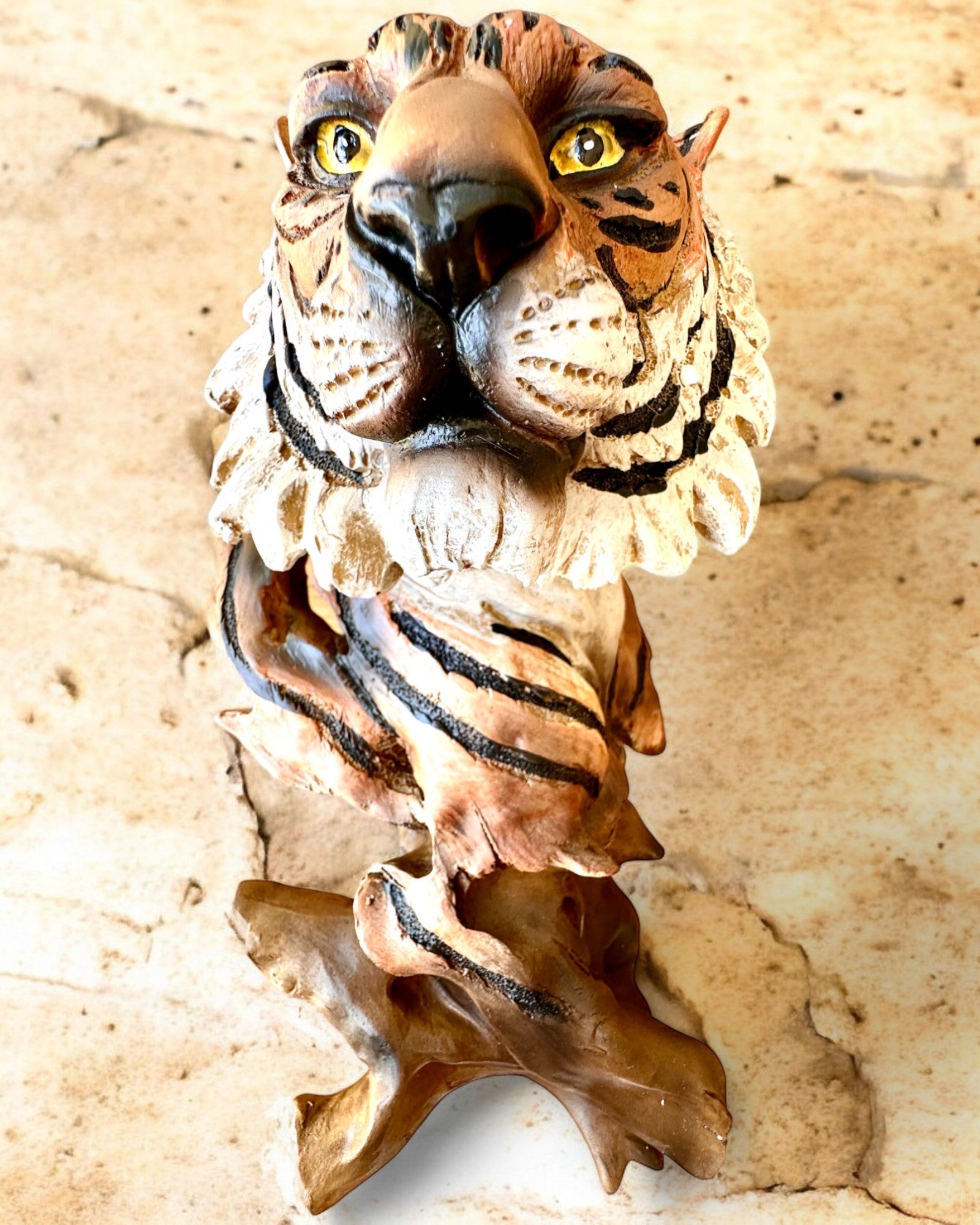 "Tiger King of the Jungle" Statuette with Engraving Option, 29 cm Tall Figurine, Gift Decoration