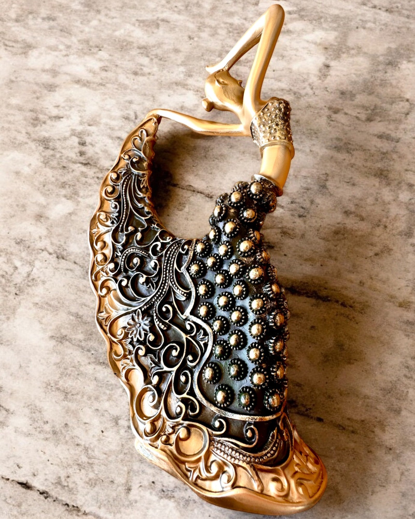 Elegant Sculpture "Golden Glow Dancer", 29 cm in height, with engraving option for a gift