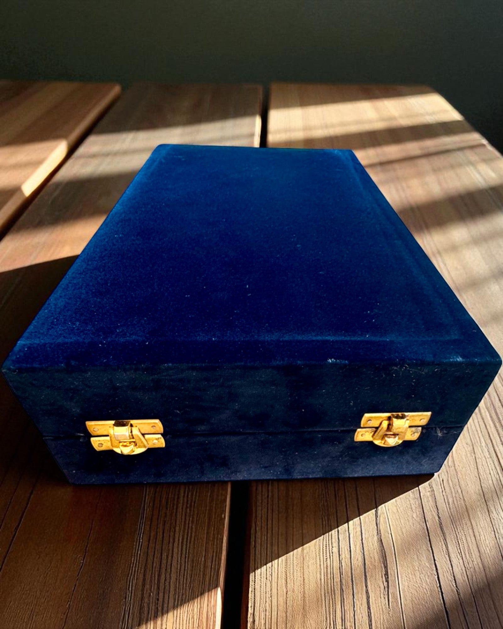 Copper Set Mandala – 1L Bottle + 2 Cups in Case, personalization with engraving available as a gift