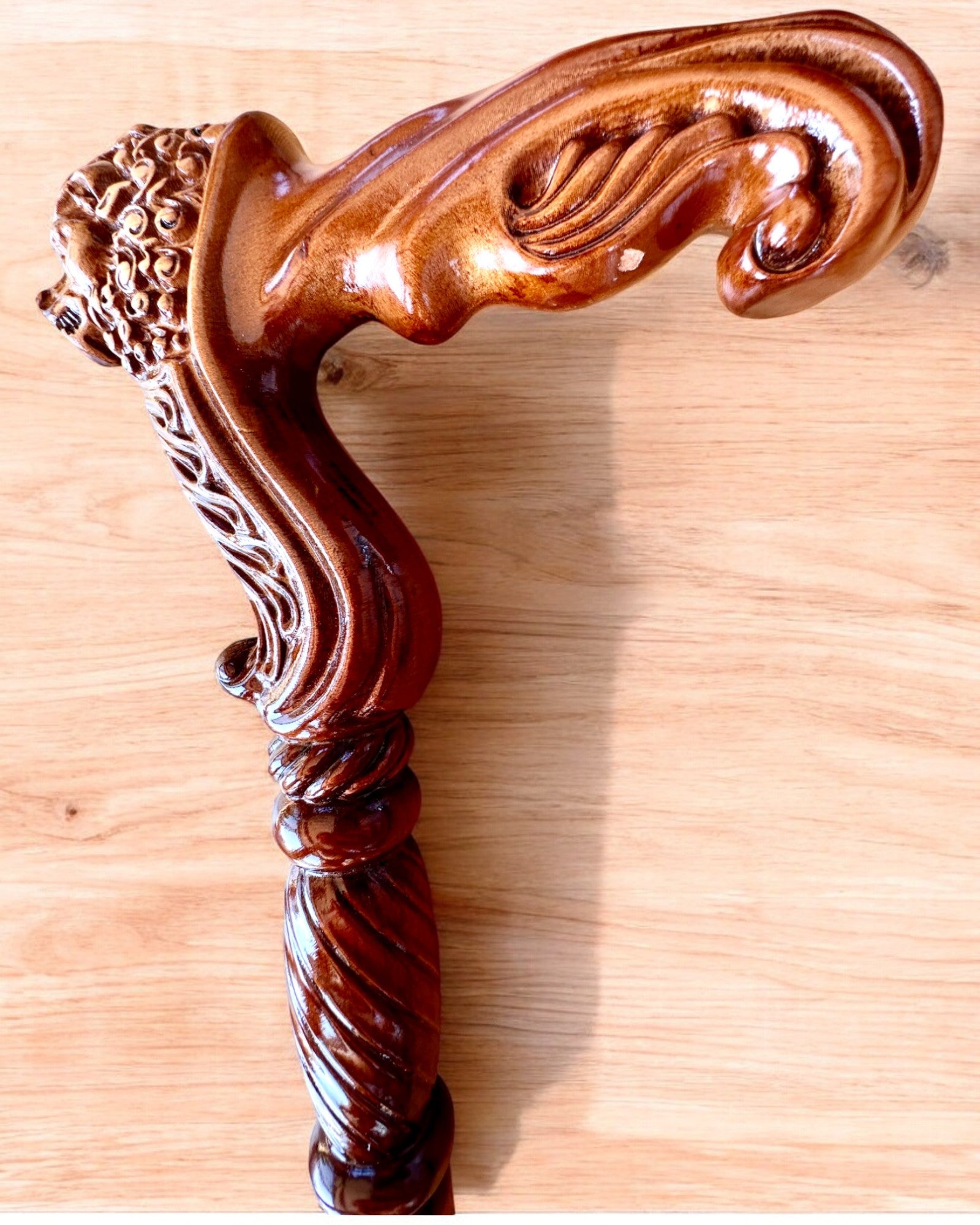 Walking Cane 'King of the Jungle', wooden, customizable with engraving