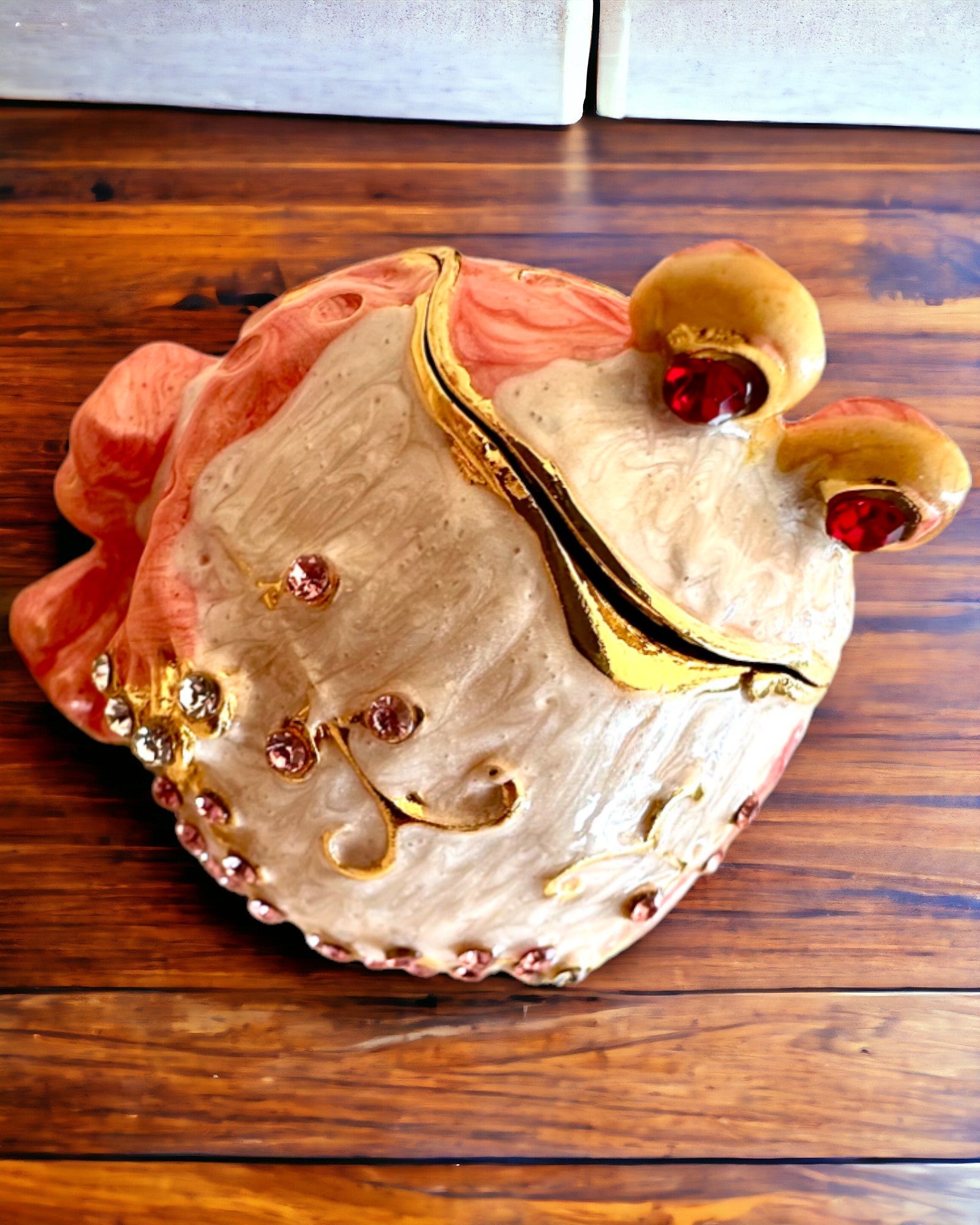 Elegant decorative box "Frog Treasure" for a personalized gift, with engraving option