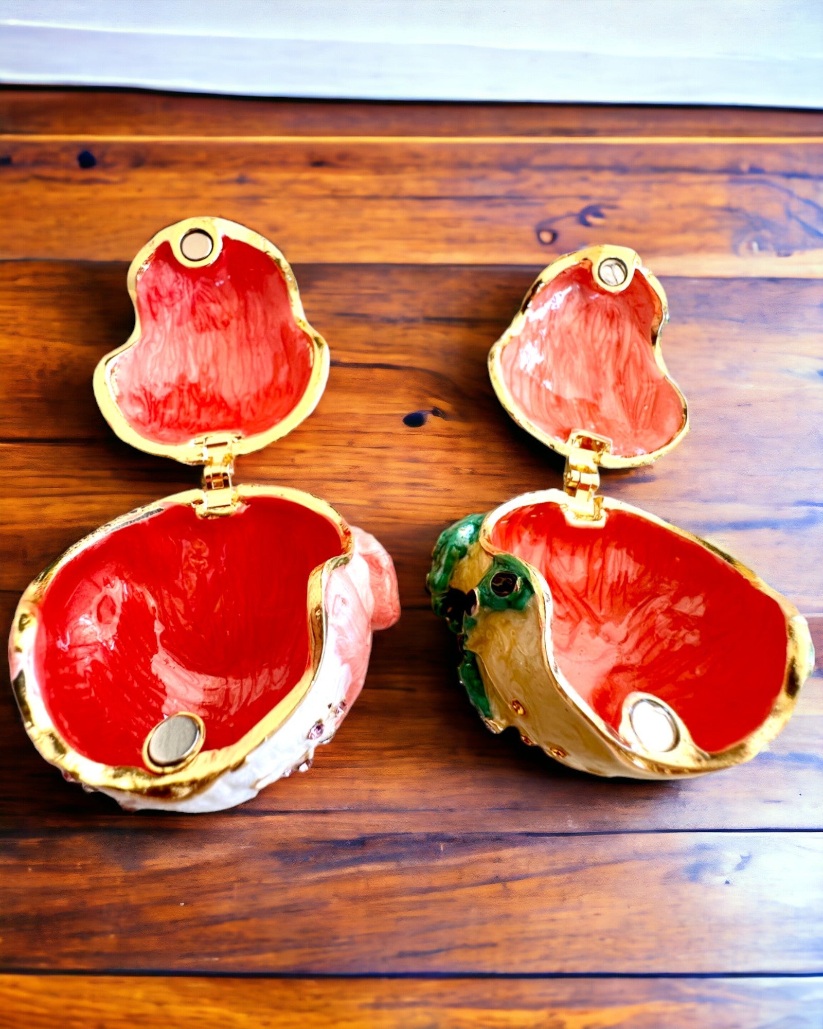 Elegant decorative box "Frog Treasure" for a personalized gift, with engraving option