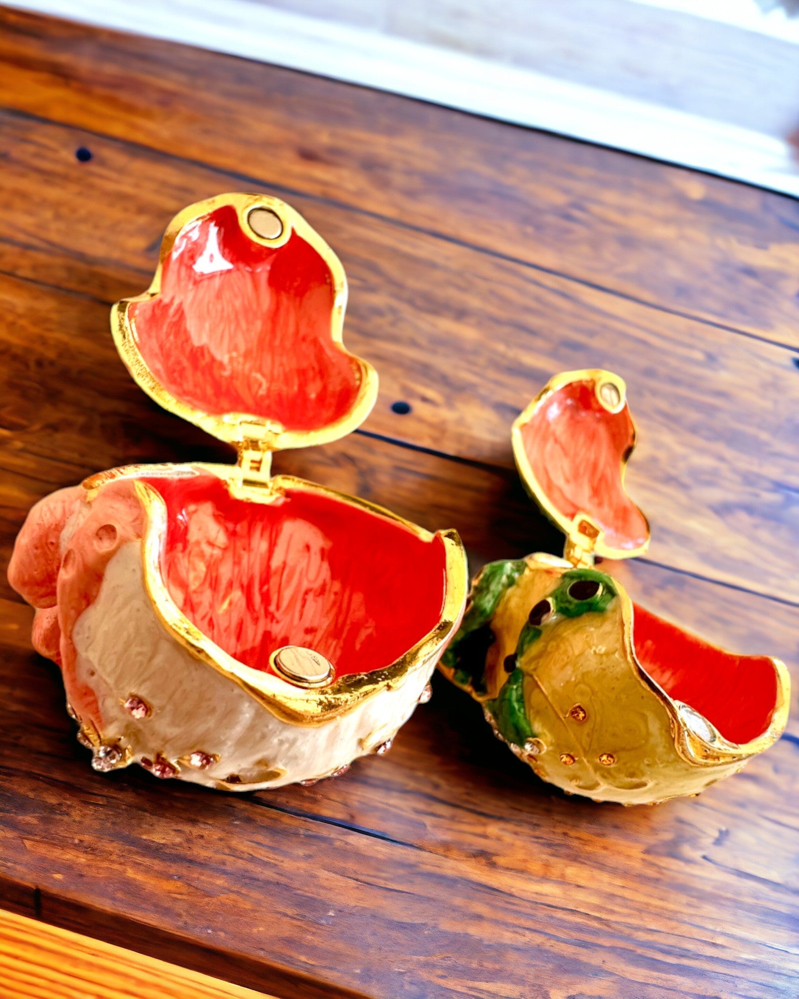 Elegant decorative box "Frog Treasure" for a personalized gift, with engraving option