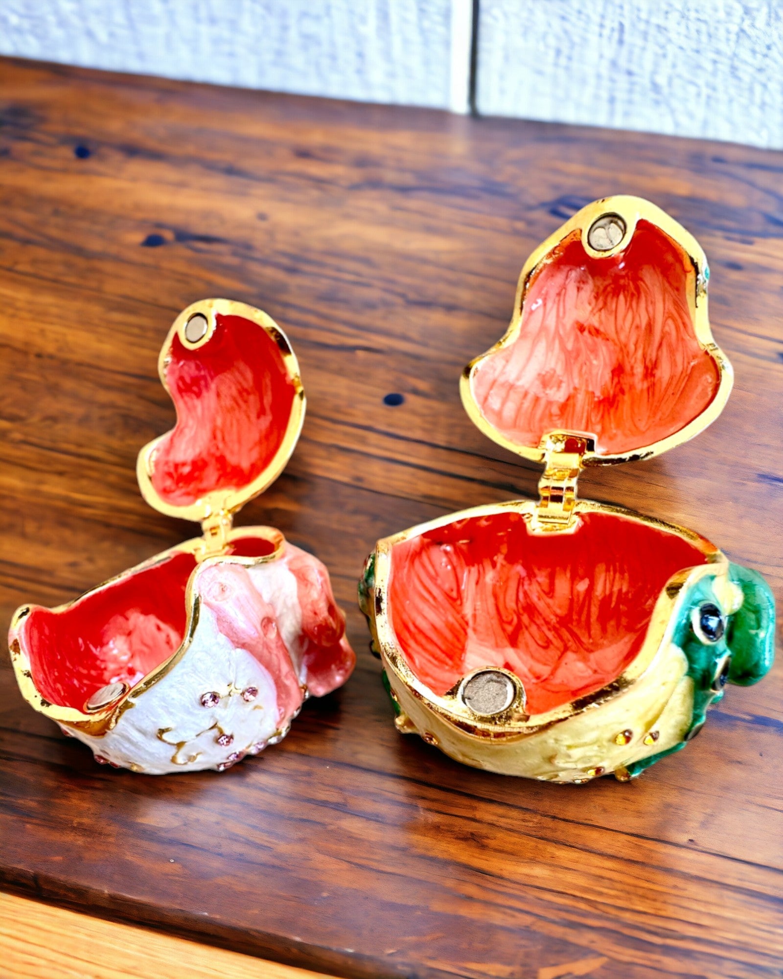 Elegant decorative box "Frog Treasure" for a personalized gift, with engraving option