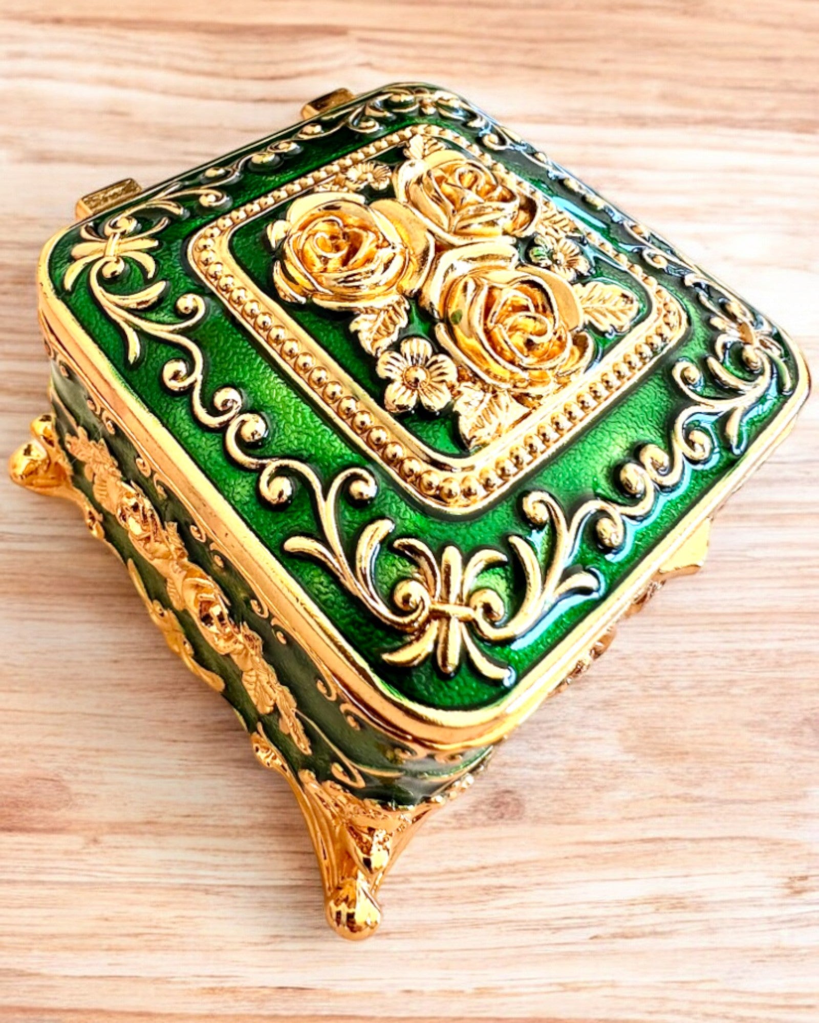 "Royal Elegance" Box with Engraving Option for a Gift