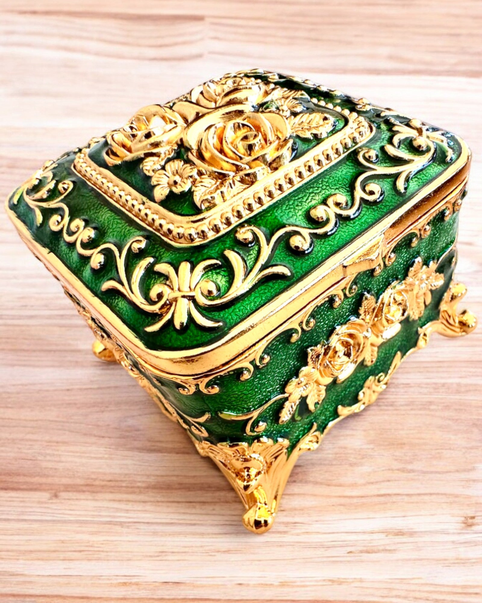 "Royal Elegance" Box with Engraving Option for a Gift