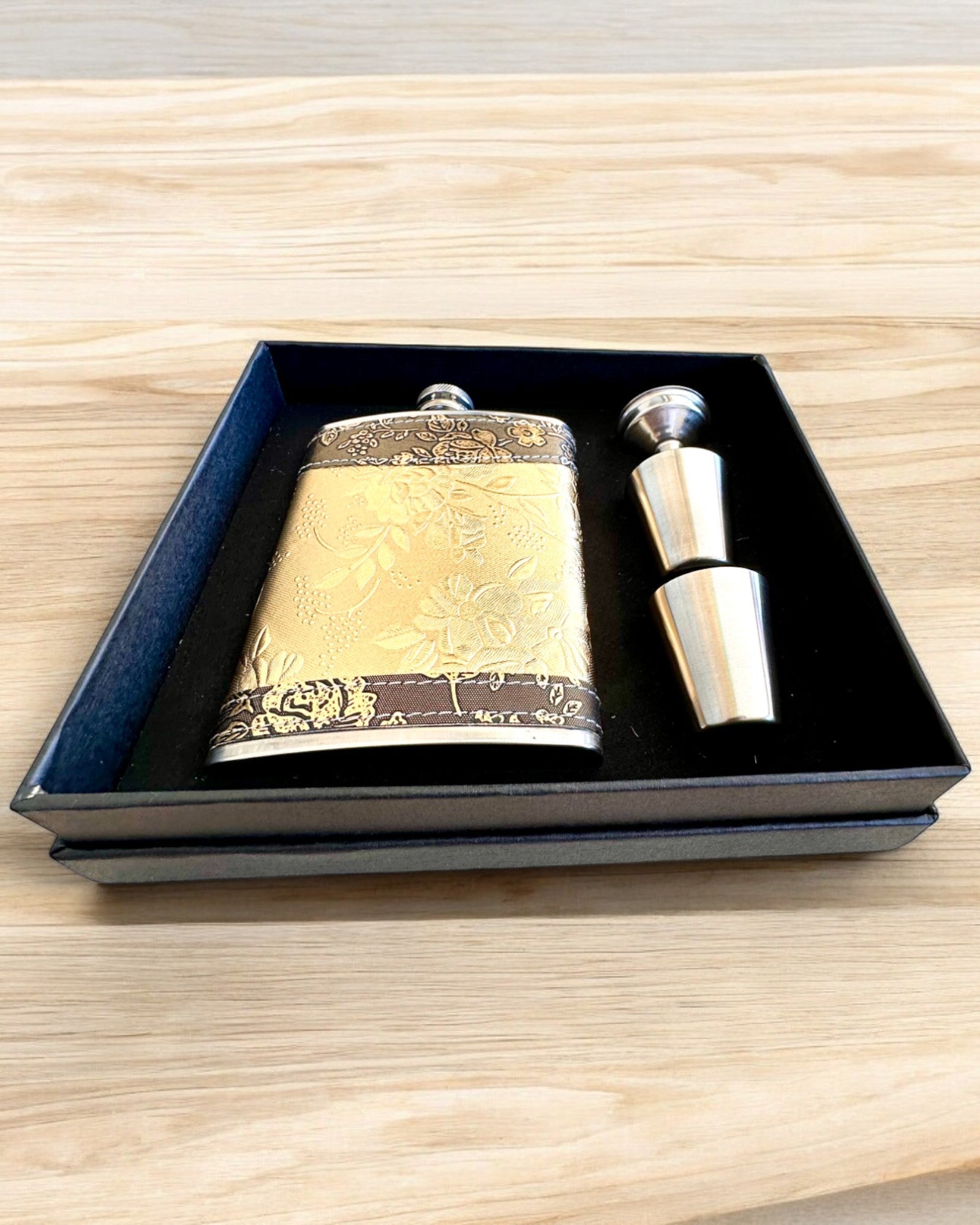 Elegant "Golden Rose" flask with a set of glasses, personalized engraving for a gift