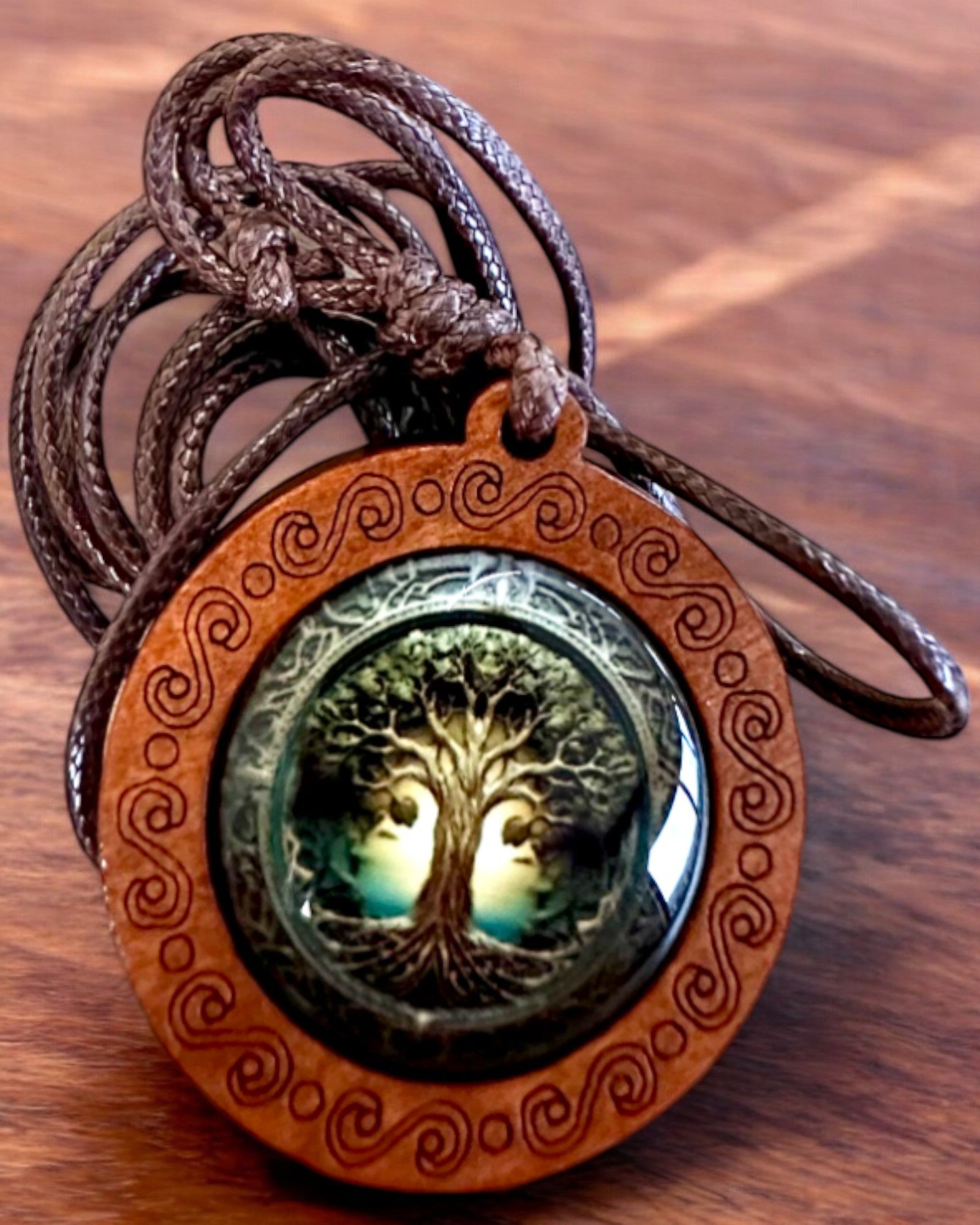 Amulet of Life "Tree of Ancestors" - Handcrafted Necklace with Wood and Glass, customizable with engraving for a gift