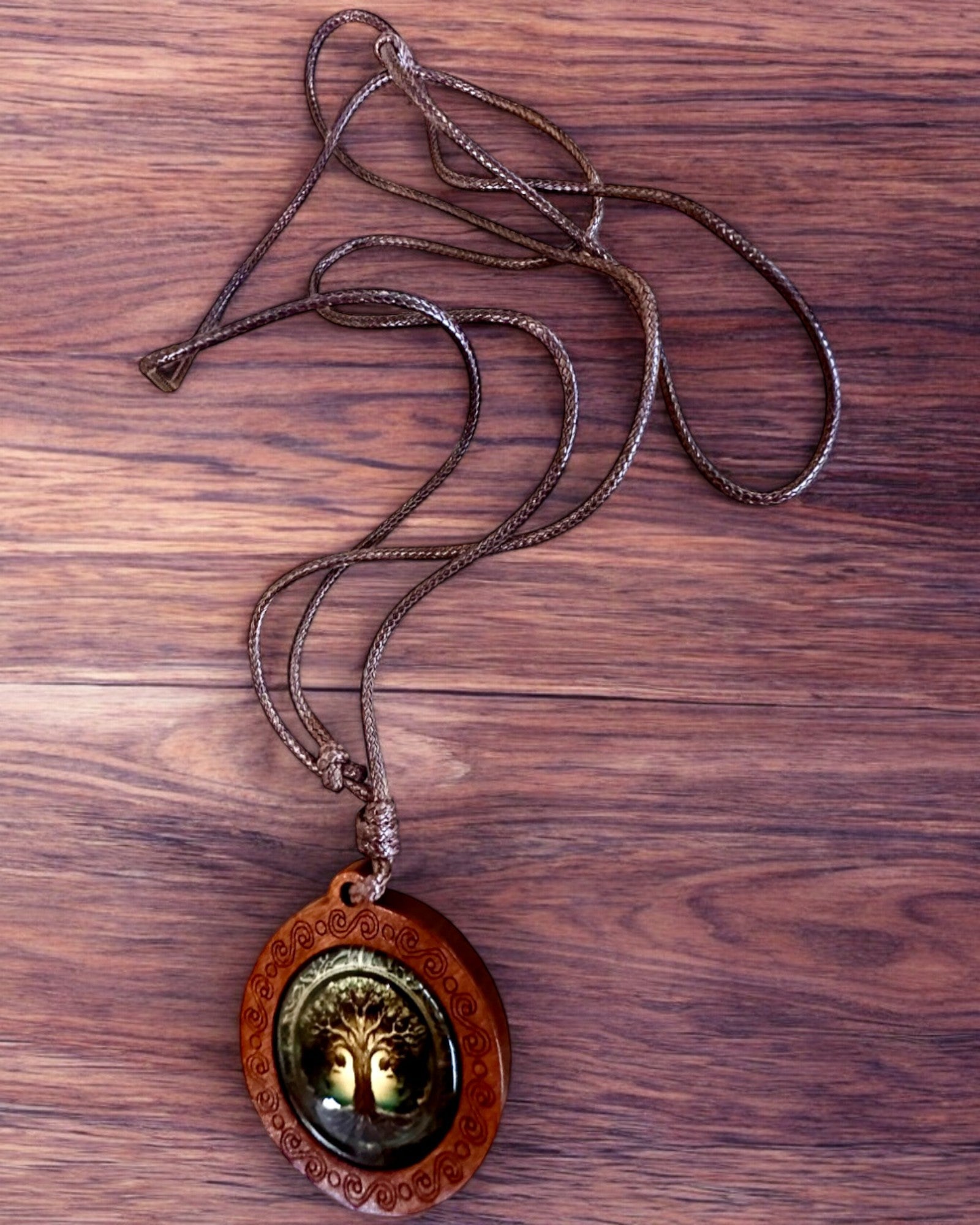 Amulet of Life "Tree of Ancestors" - Handcrafted Necklace with Wood and Glass, customizable with engraving for a gift
