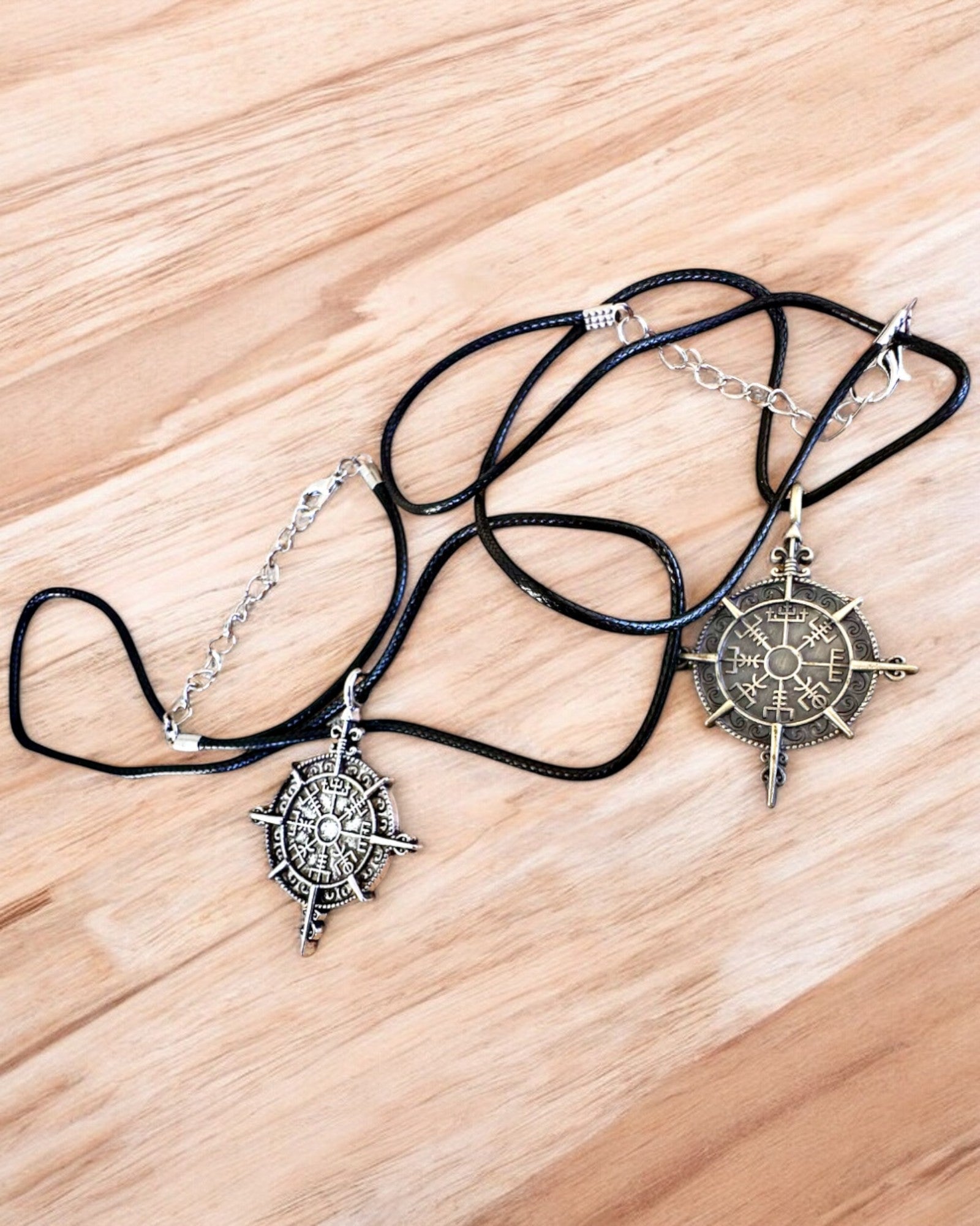 Amulet Northern Warrior - Viking Compass, personalization option with engraving for a gift, 2 variants to choose from