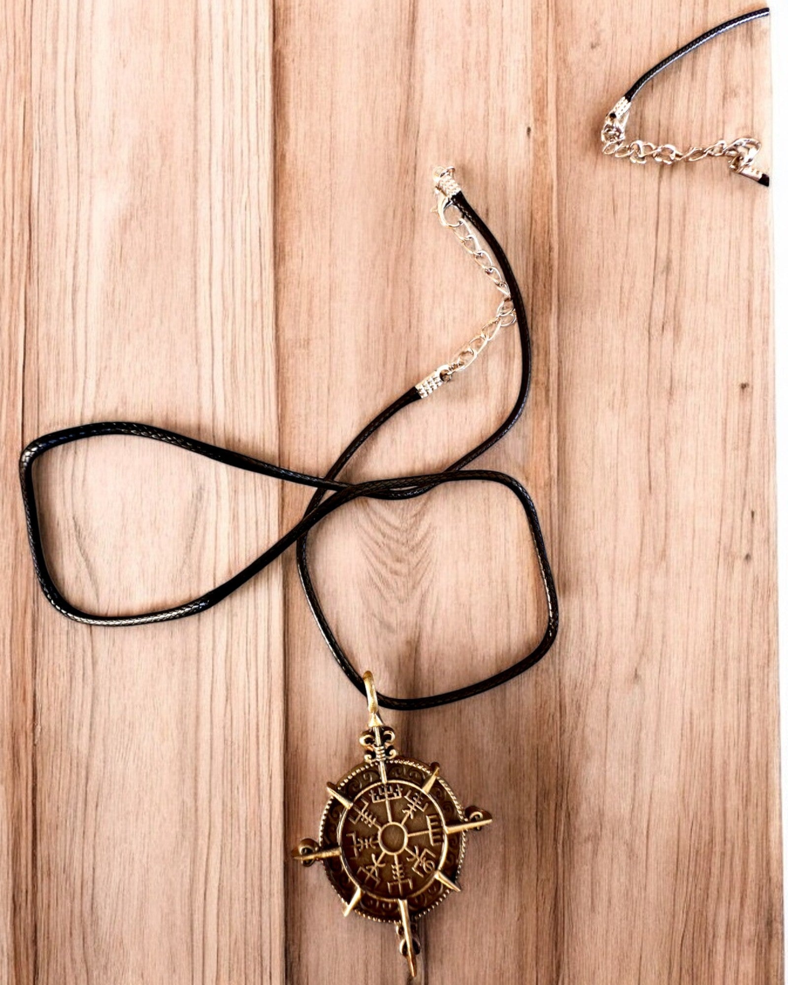 Amulet Northern Warrior - Viking Compass, personalization option with engraving for a gift, 2 variants to choose from