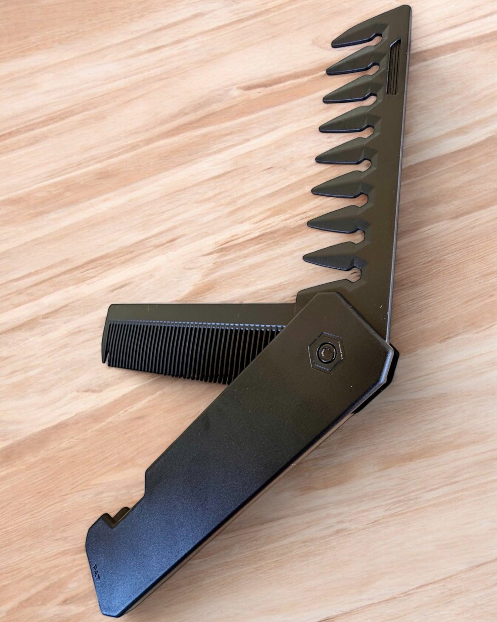 Comblok - Foldable Multifunctional Comb, customizable with engraving for a gift