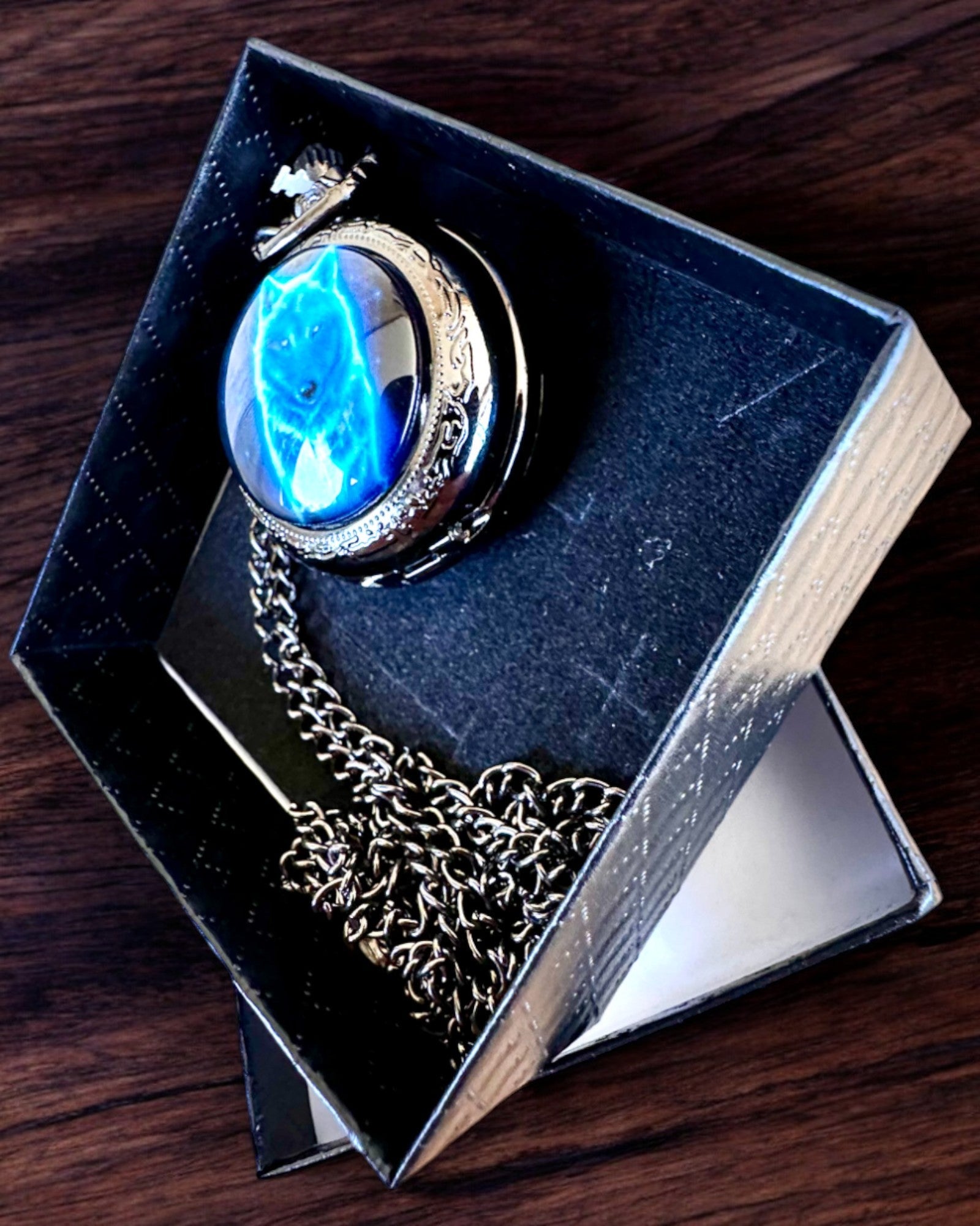 Lunar Wolf Pocket Watch – Moon Wolf Clock, customizable with engraving for a gift