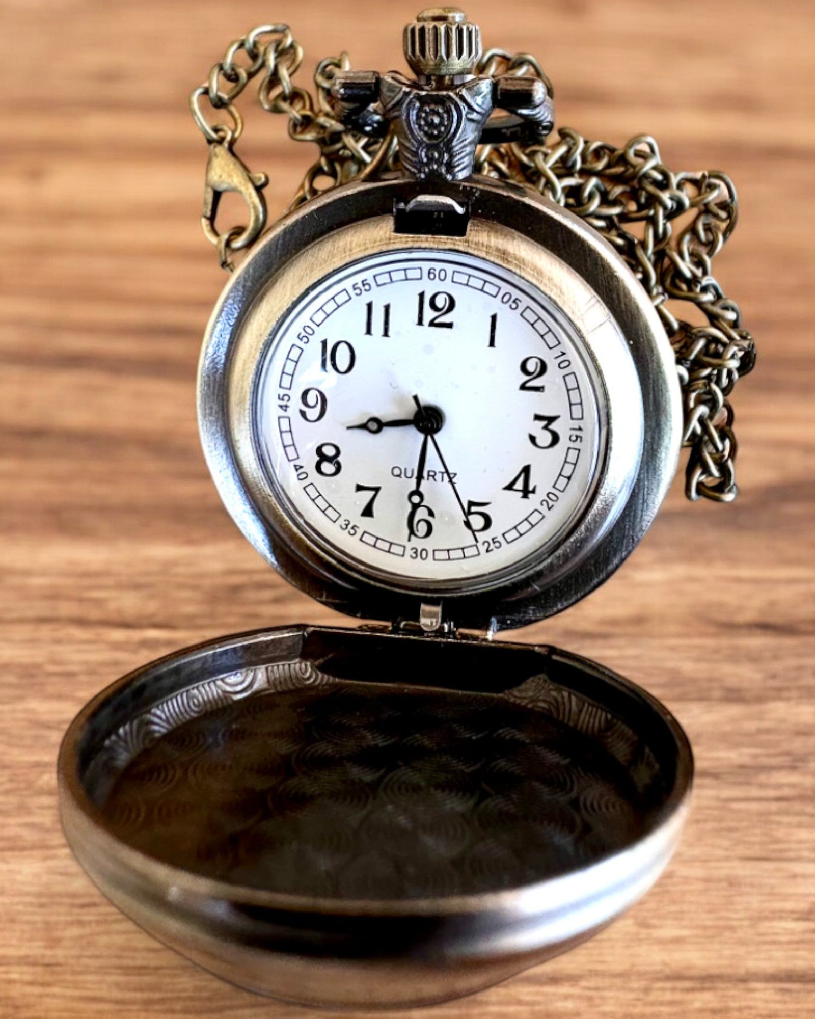 Unicorn Elegance pocket watch with chain, unicorn motif, free custom engraving