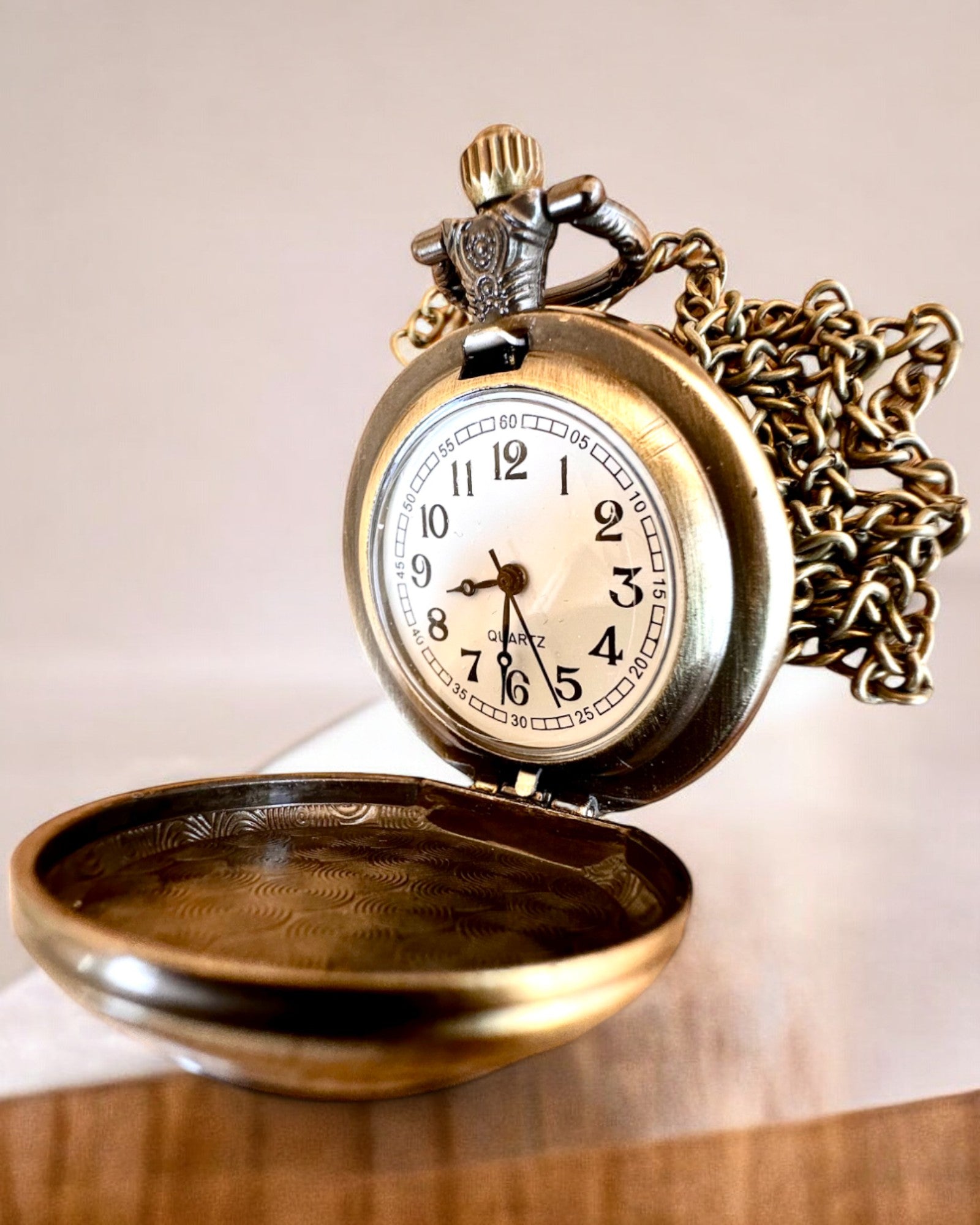 Unicorn Elegance pocket watch with chain, unicorn motif, free custom engraving