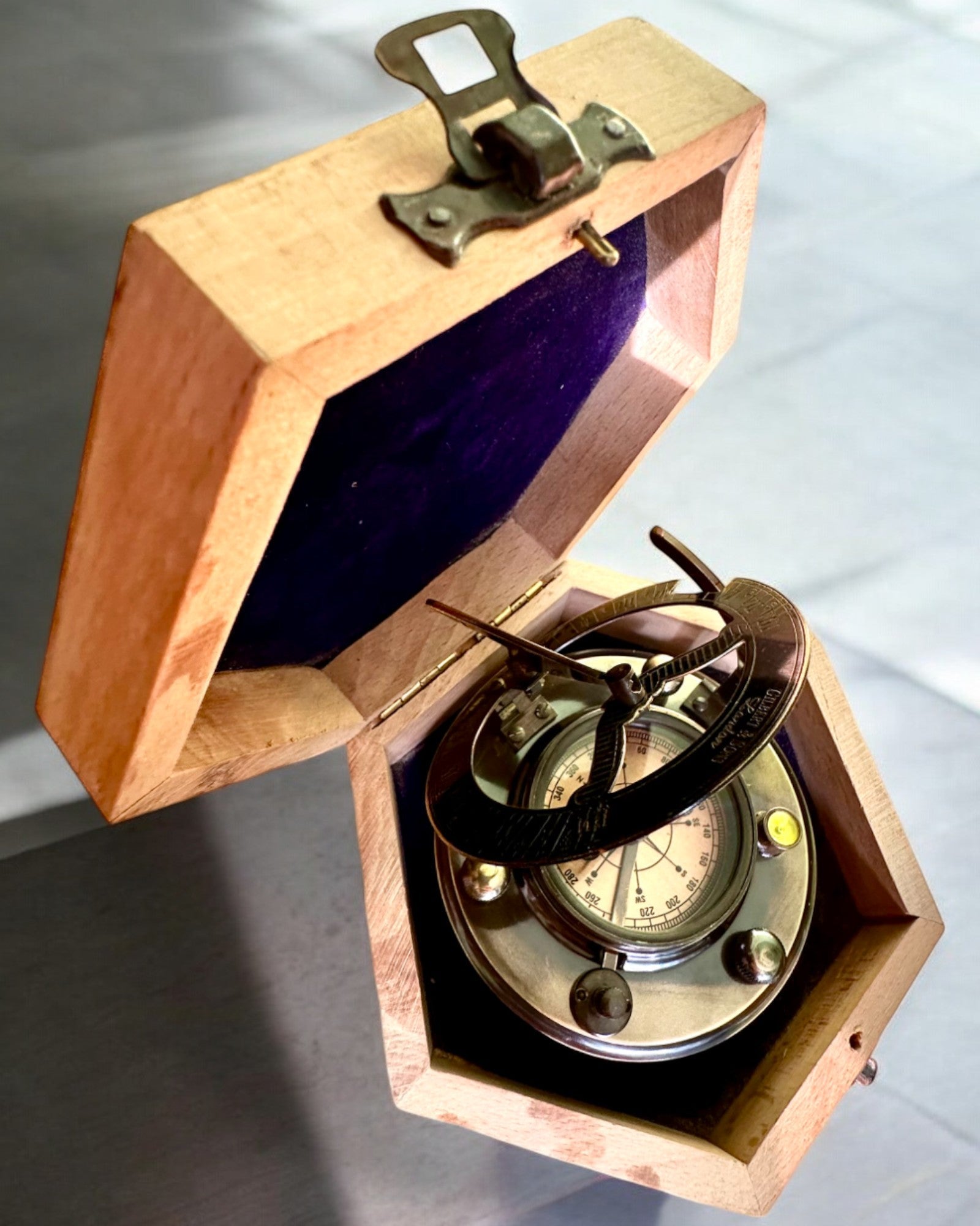 Captain's Compass "Explorer 2" - personalization option with engraving for a gift, 2 color variants to choose from