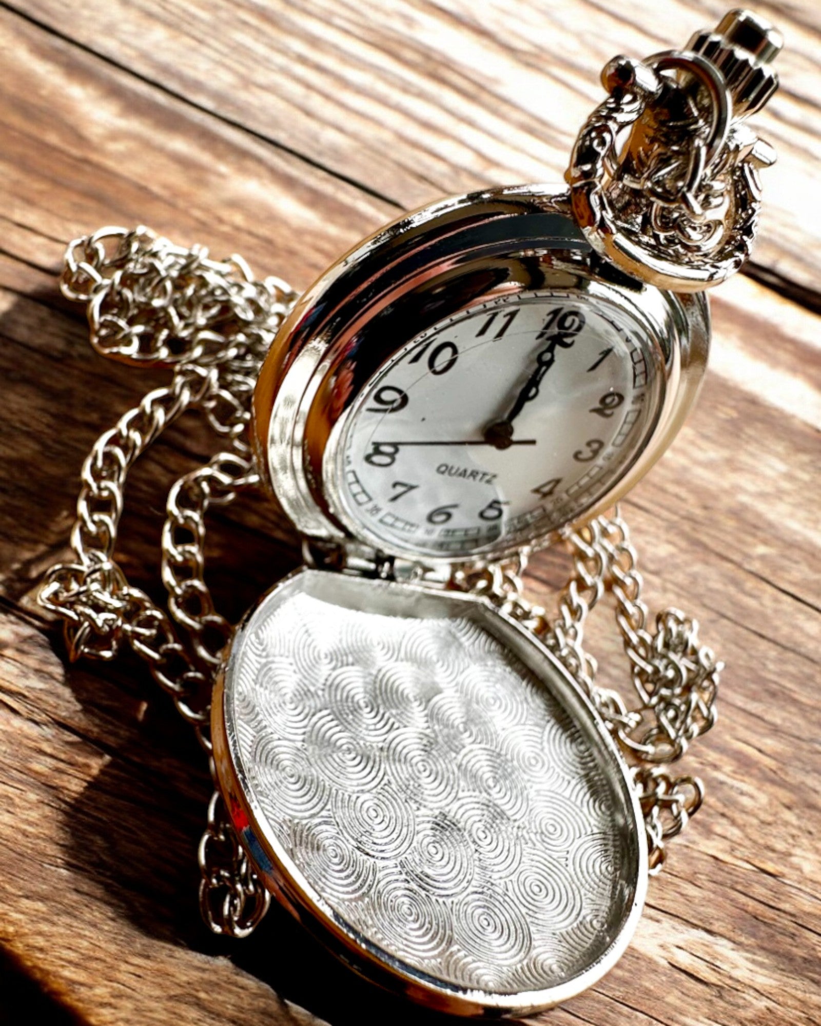 "Starry Cat" Pocket Watch with Engraving Option, 2 Color Variants Available
