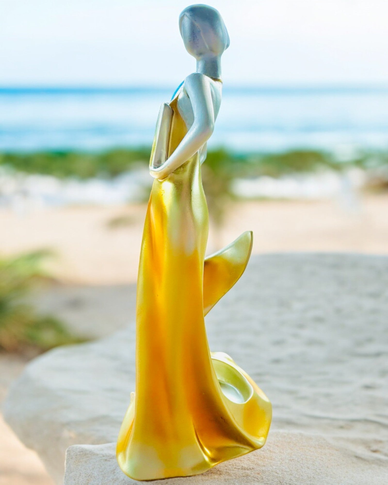 Elegant Bottle Holder - Lady Statue - personalization with engraving, 2 variants to choose from