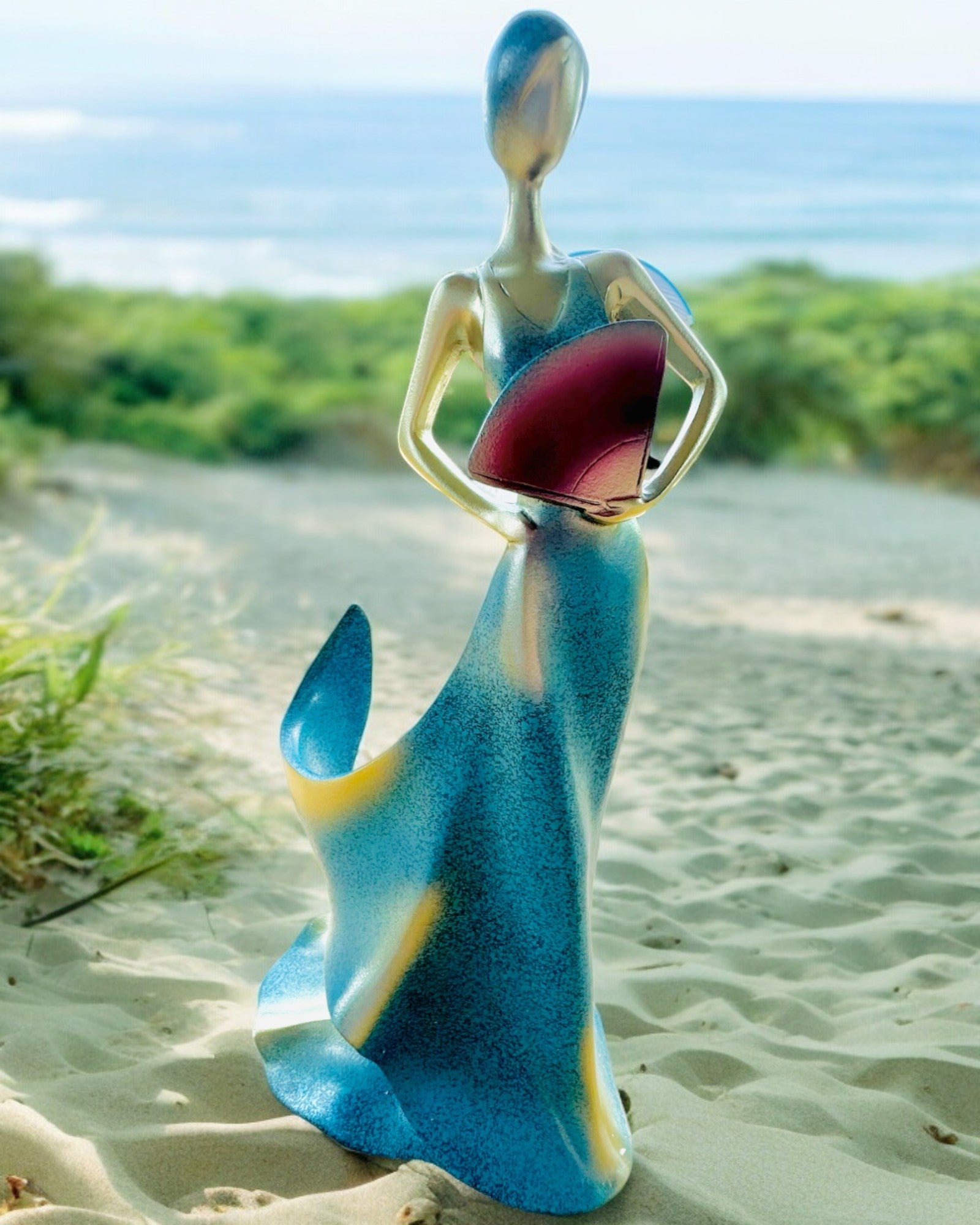 Elegant Bottle Holder - Lady Statue - personalization with engraving, 2 variants to choose from