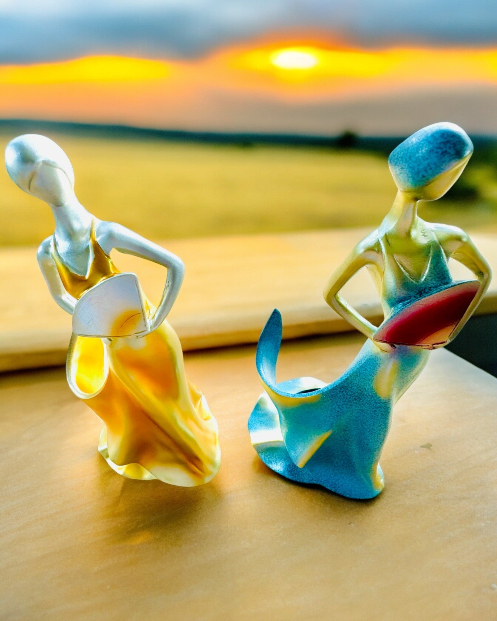 Elegant Bottle Holder - Lady Statue - personalization with engraving, 2 variants to choose from