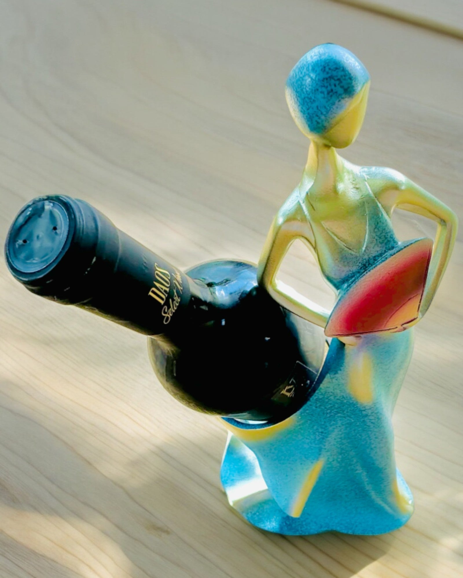 Elegant Bottle Holder - Lady Statue - personalization with engraving, 2 variants to choose from