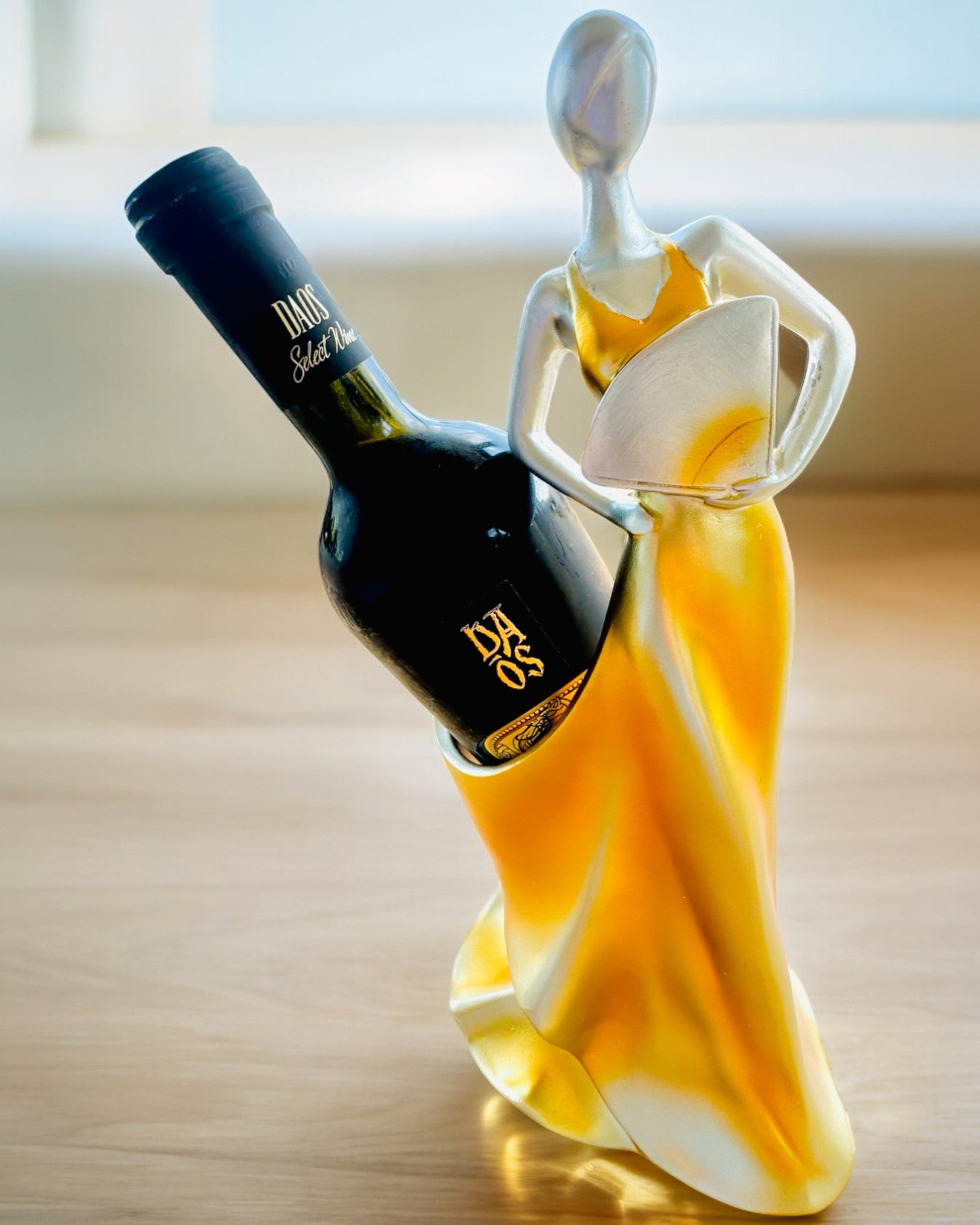 Elegant Bottle Holder - Lady Statue - personalization with engraving, 2 variants to choose from