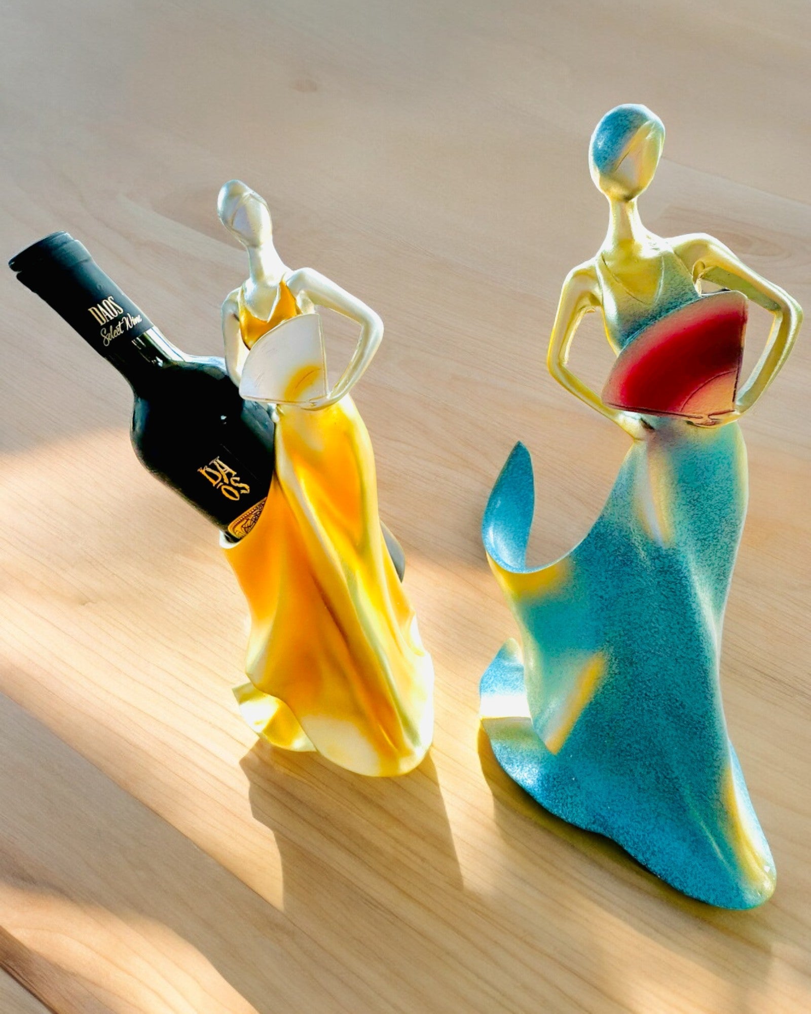 Elegant Bottle Holder - Lady Statue - personalization with engraving, 2 variants to choose from