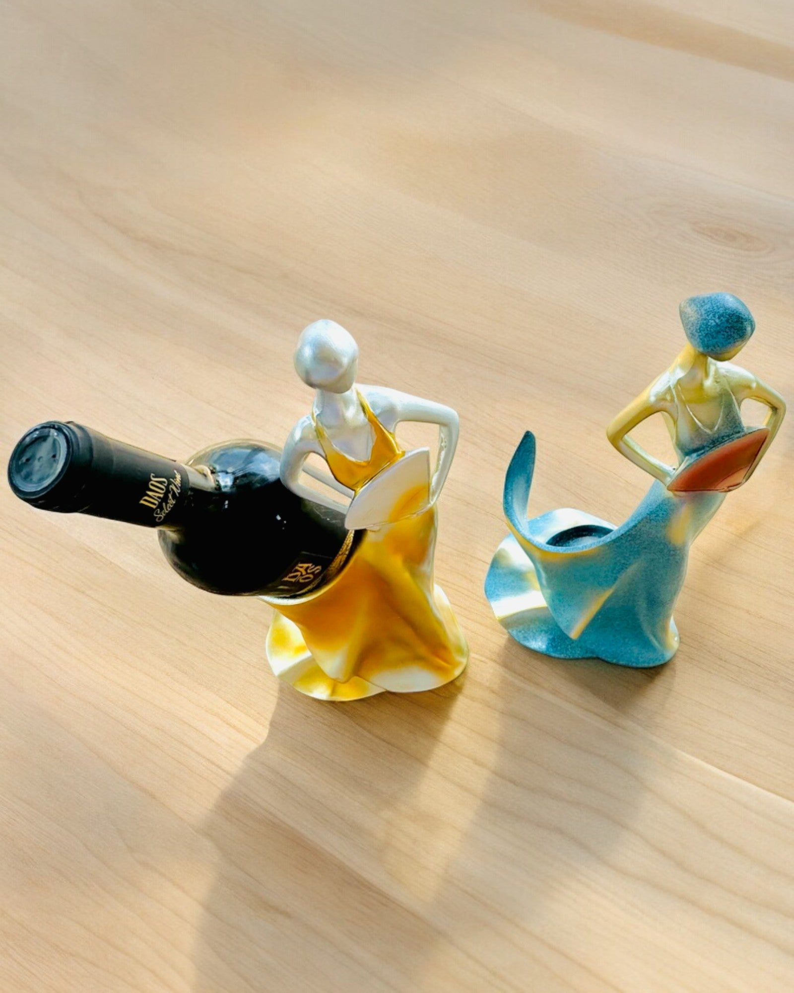 Elegant Bottle Holder - Lady Statue - personalization with engraving, 2 variants to choose from